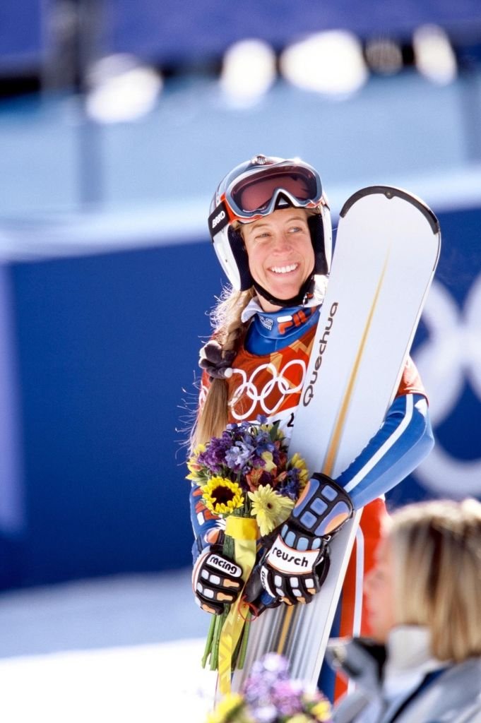 Karine Ruby a remporté la médaille d'argent dans la compétition de snowboard en slalom géant parallèle féminin lors des Jeux olympiques d'hiver de 2002. | Photo : Getty Images