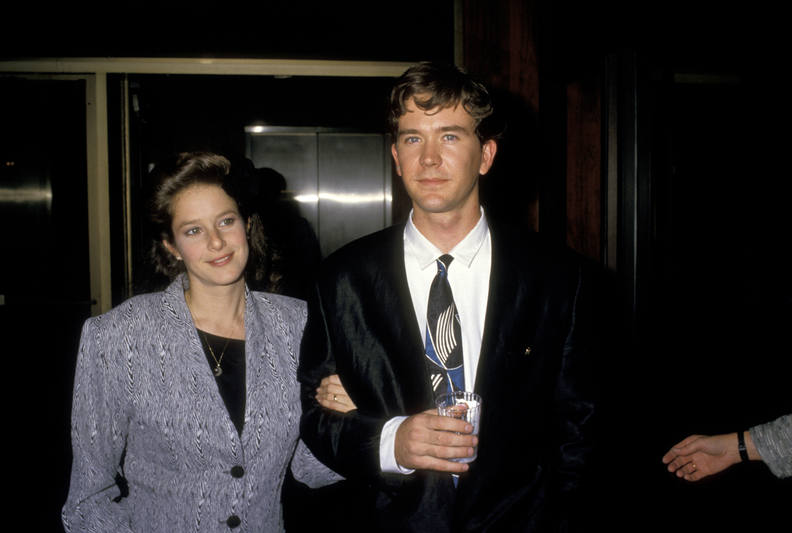 Debra Winger et Timothy Hutton lors de la remise des prix du film étudiant 1987, le 6 juin 1987, à Beverly Hills, en Californie. | Source : Getty Images