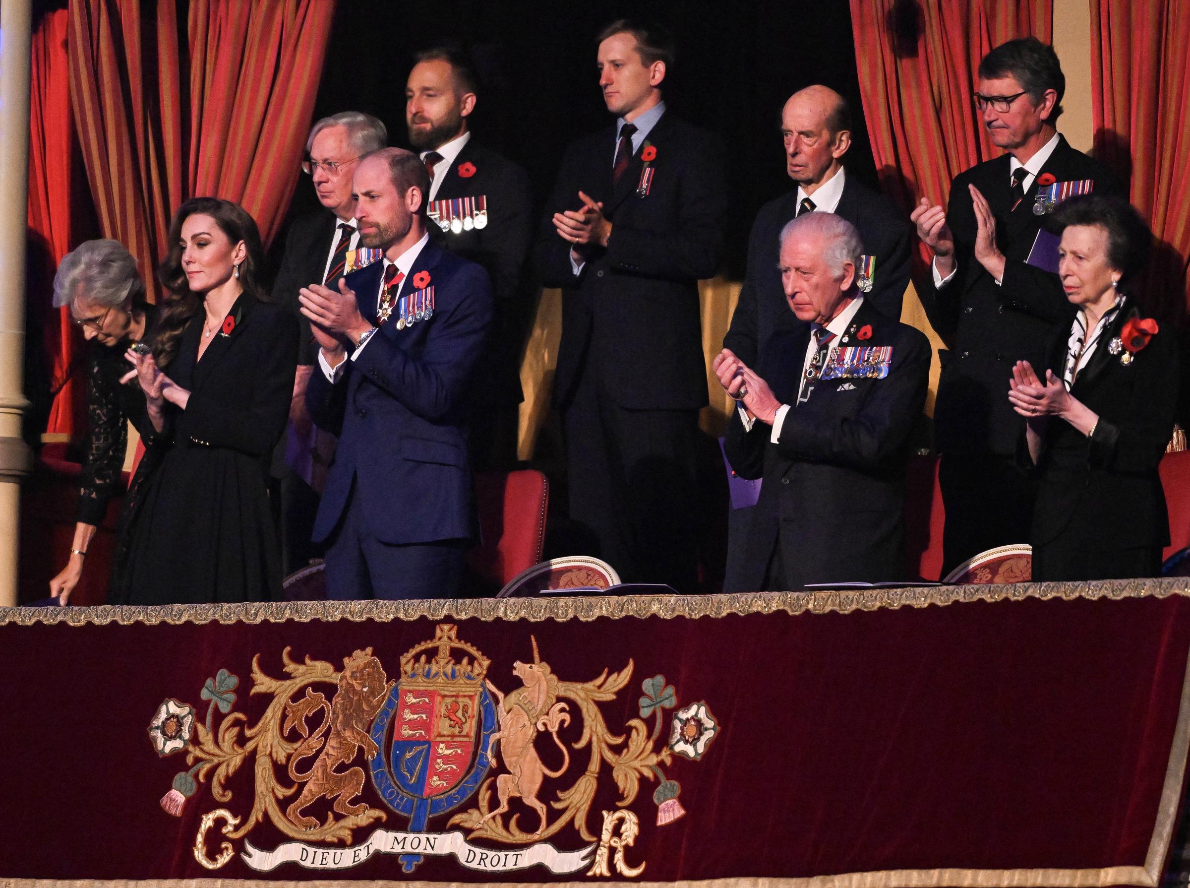 Catherine, princesse de Galles, le prince William, prince de Galles, le roi Charles III et la princesse Anne, princesse royale assistent au festival du souvenir de la Légion royale britannique le 9 novembre 2024 | Source : Getty Images