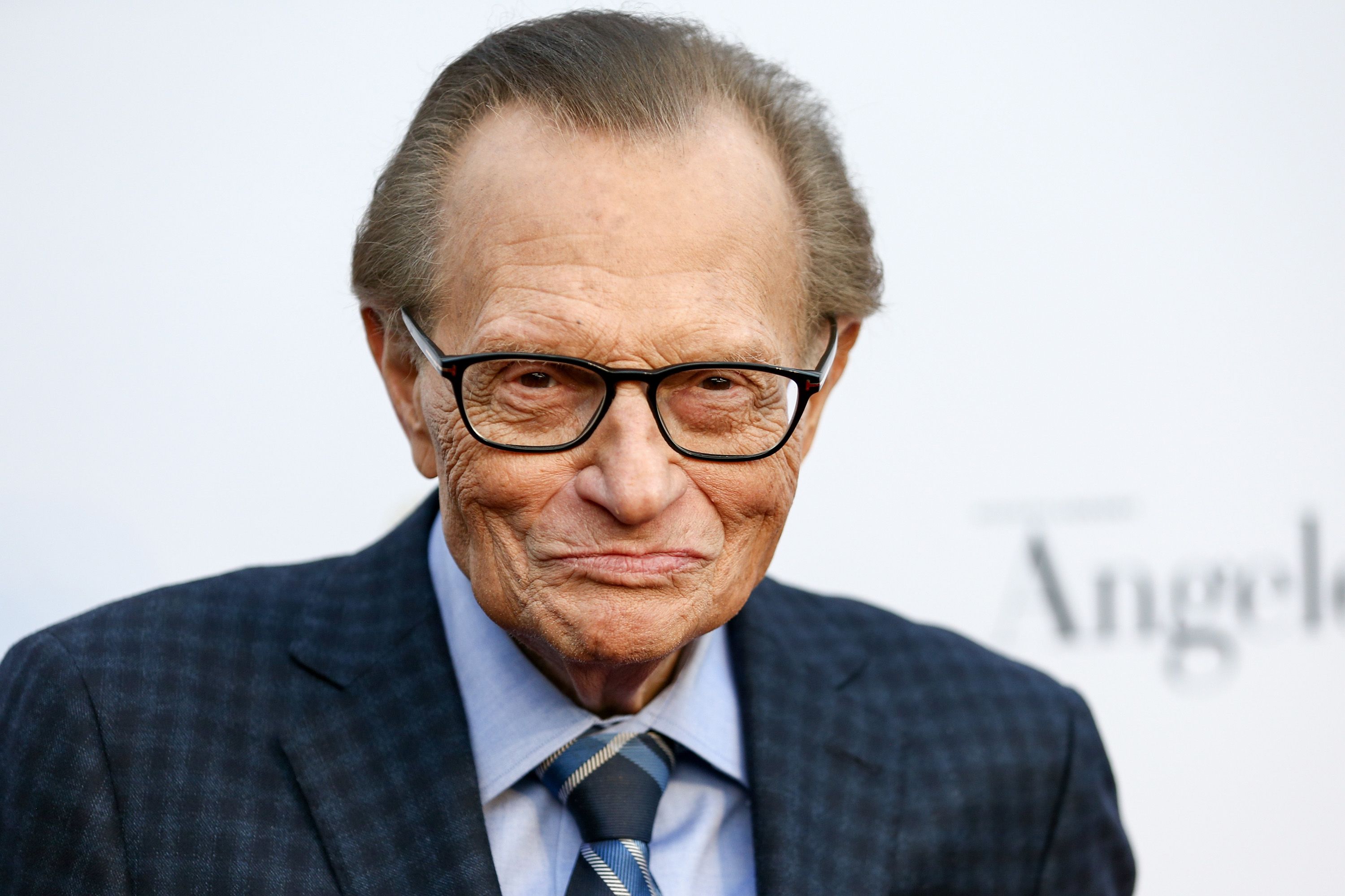 L'animateur de télévision et de radio Larry King lors du 60e anniversaire de la diffusion de "Larry King" à HYDE Sunset : Cuisine + Cocktails à West Hollywood, Californie. | Photo : Rich Fury/Getty Images