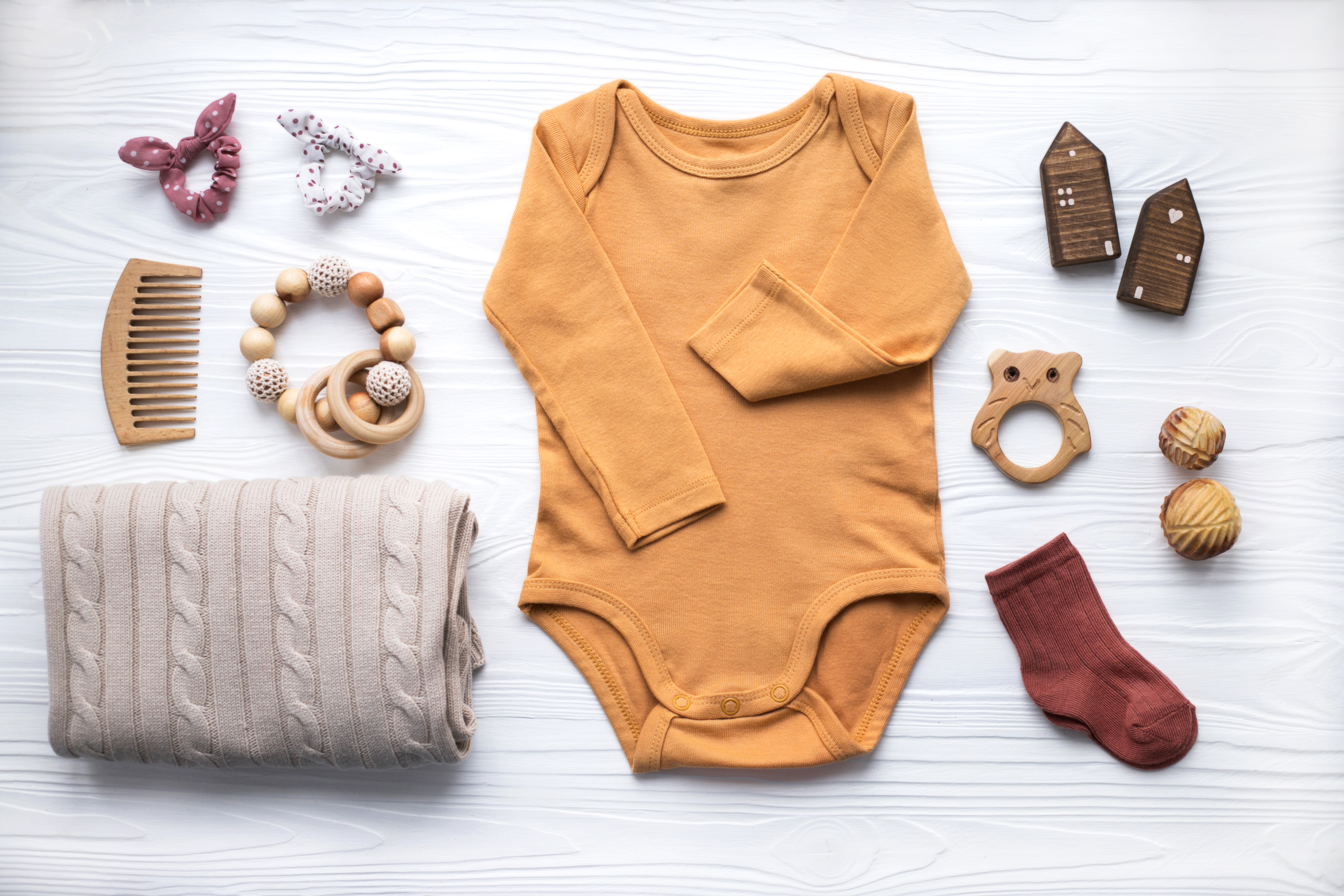 Vêtements pour bébés nouveau-nés | Source : Getty Images
