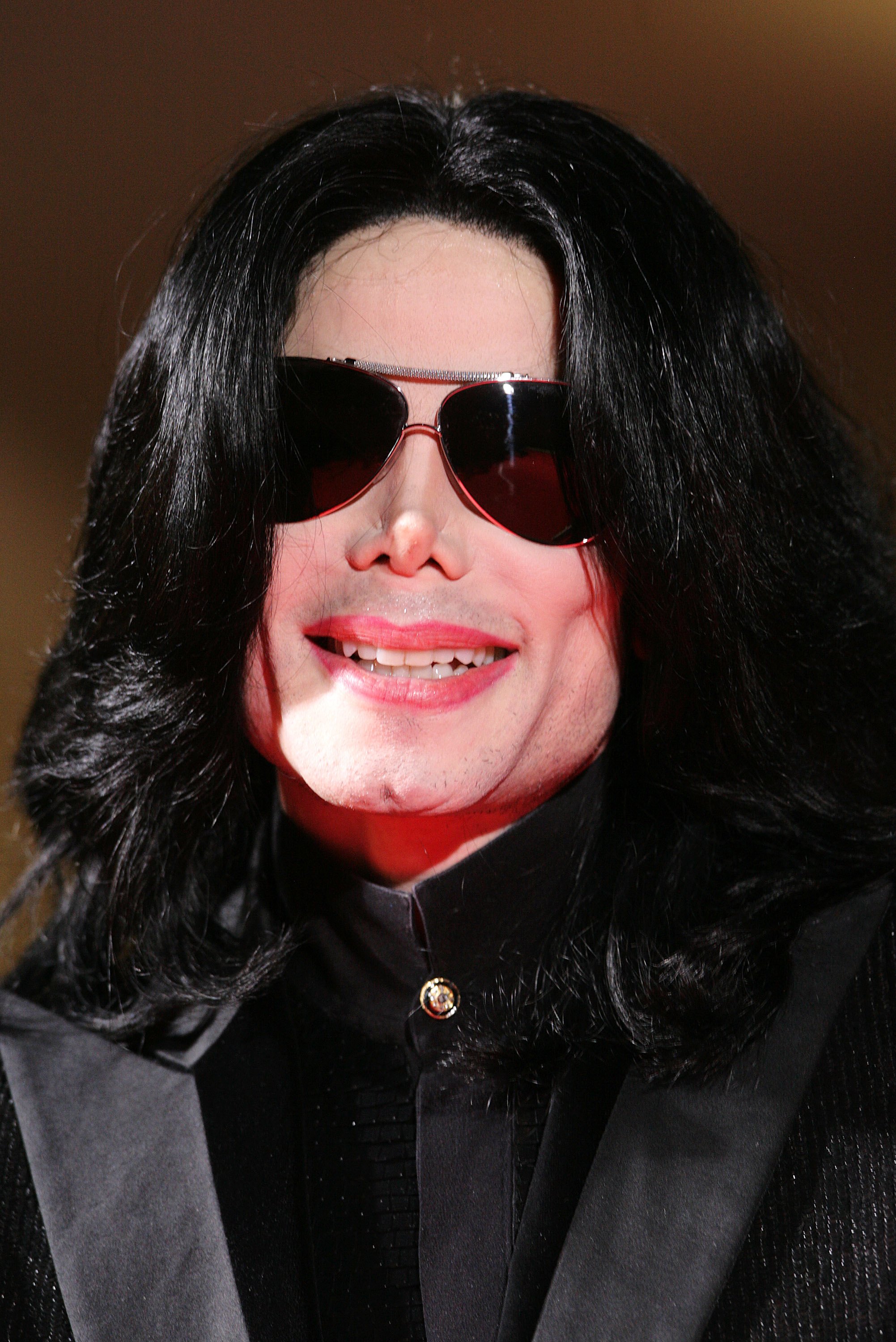 Michael Jackson arrive aux World Music Awards 2006 le 15 novembre 2006 à Londres. | Source : Getty Images