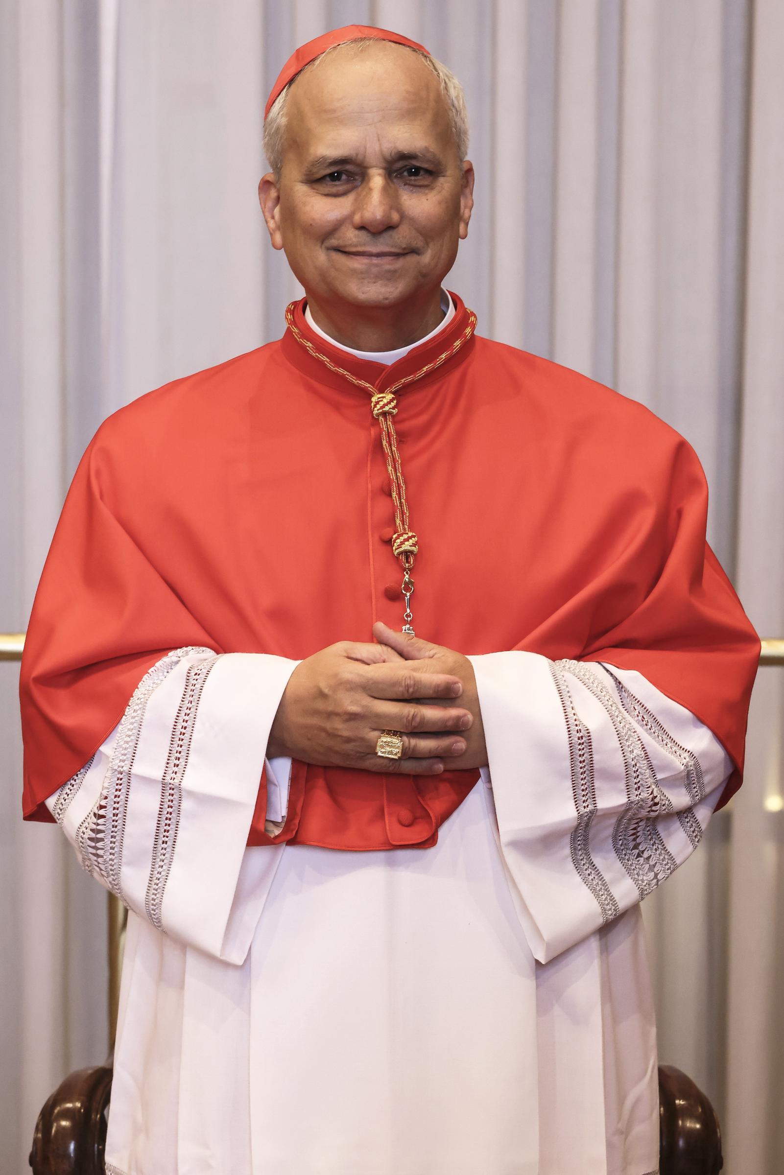 Le pape Léon XIV pose pour un portrait en tant que cardinal nouvellement nommé au Vatican le 30 septembre 2023. | Source : Getty Images