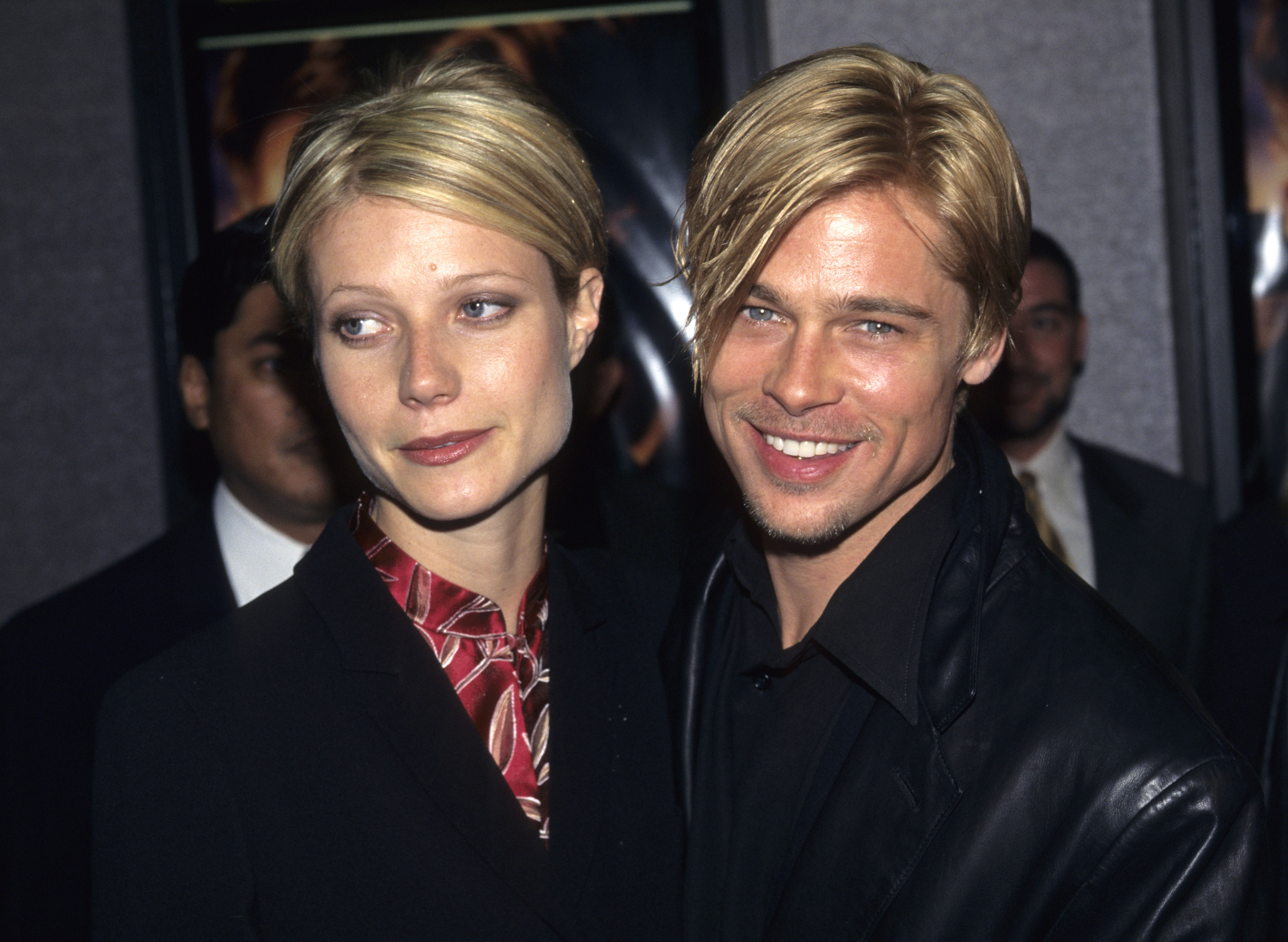 Gwyneth Paltrow et Brad Pitt à la première de "Ennemis rapprochés" le 13 mars 1997 | Source : Getty Images