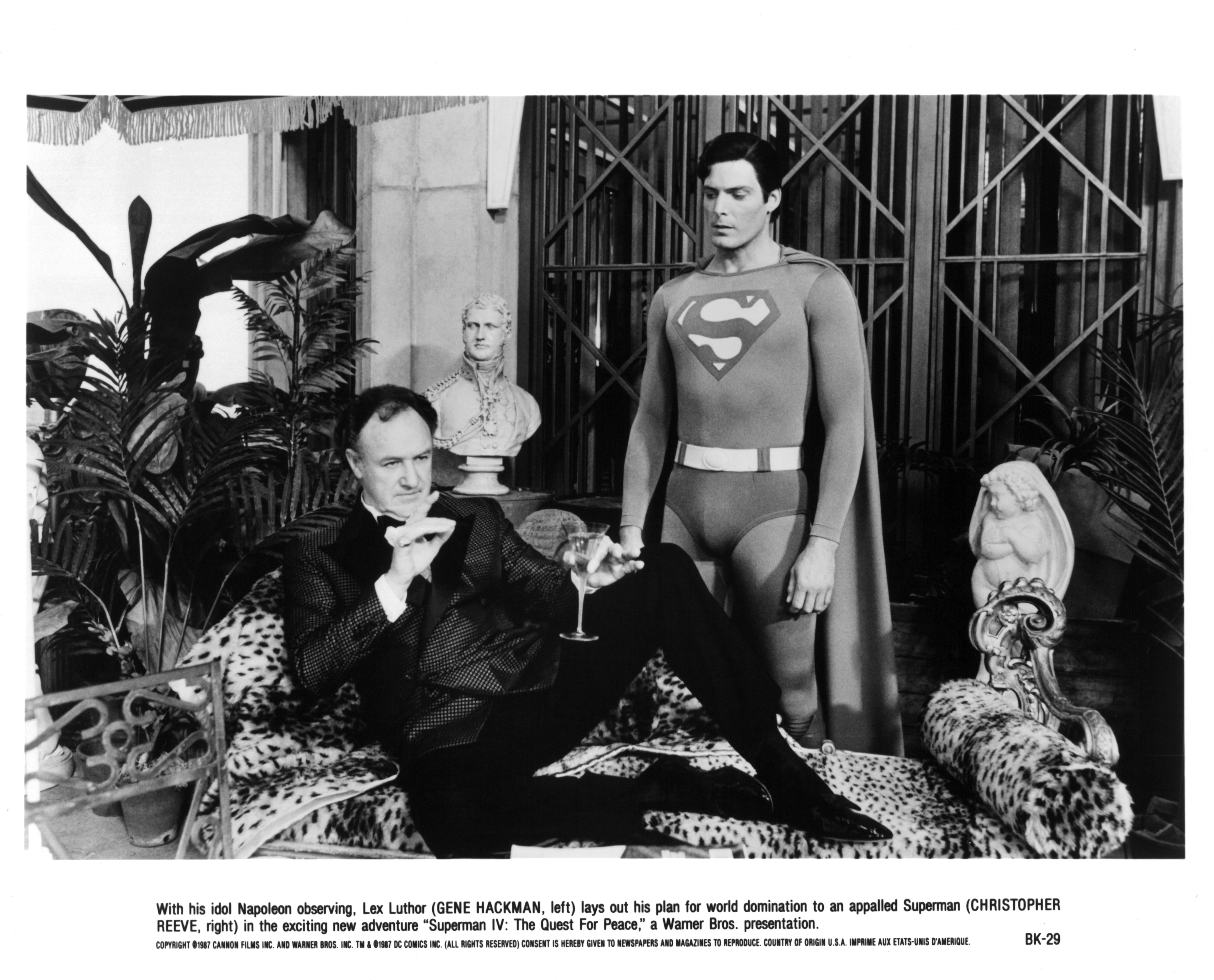 Les acteurs Gene Hackman et Christopher Reeve dans une scène du film de Warner Bros. "Superman IV : The Quest for Peace", circa 1987 | Source : Getty Images