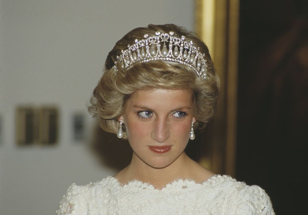 La princesse Diana assiste à un dîner à l'ambassade britannique en novembre 1985 à Washington, DC | Source : Getty Images