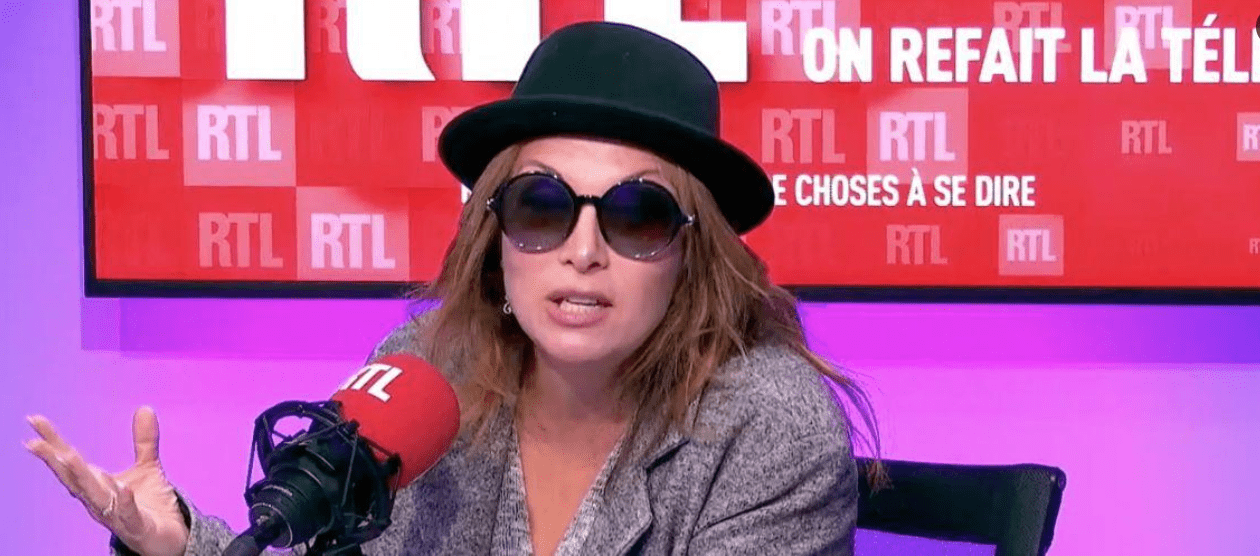 Hélène Ségara invitée dans "On refait la télé" sur RTL. | Photo : YouTube/RTL on a tellement de choses à se dire
