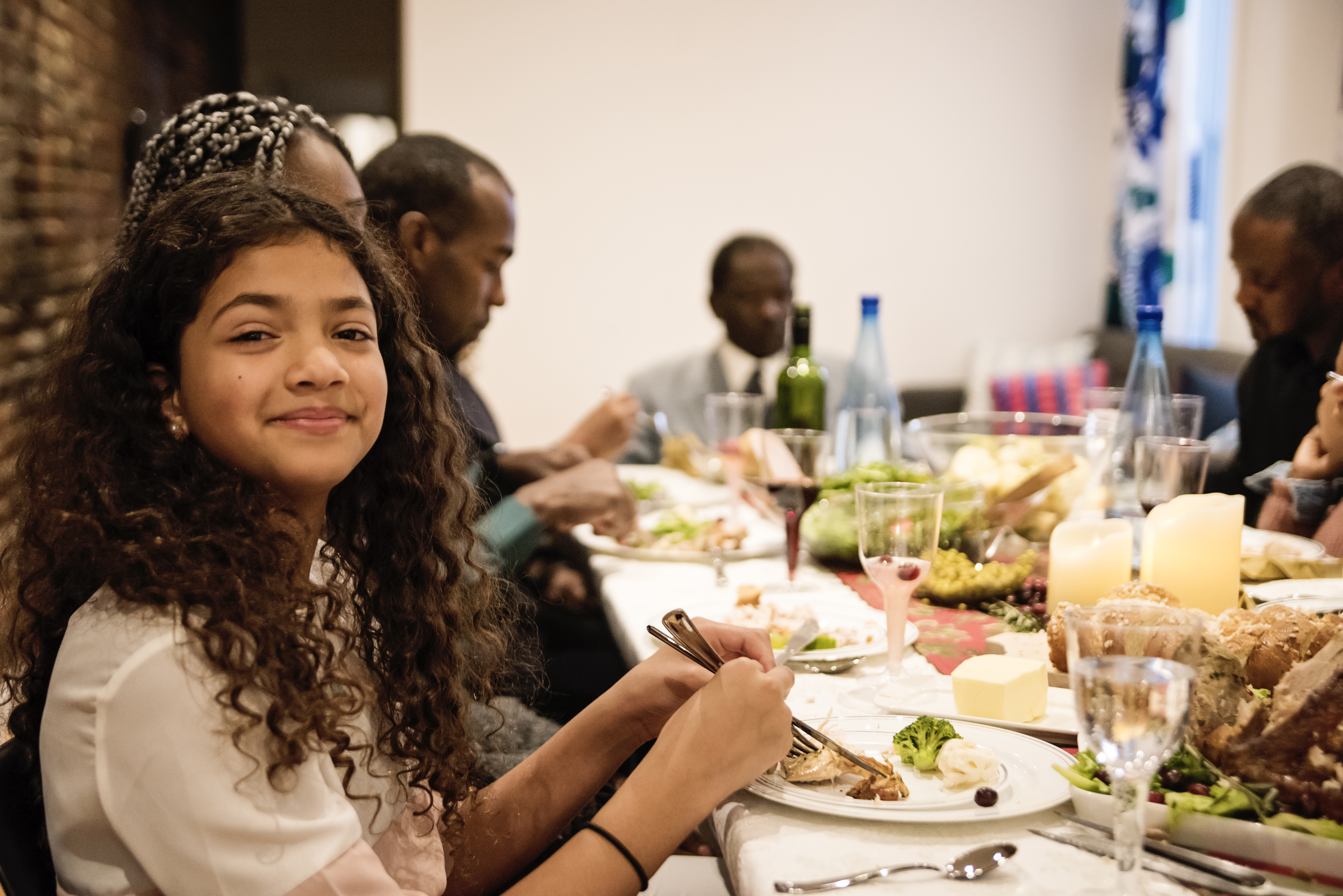 Un moment en famille pour le dîner de Thanksgiving | Source : Getty Images