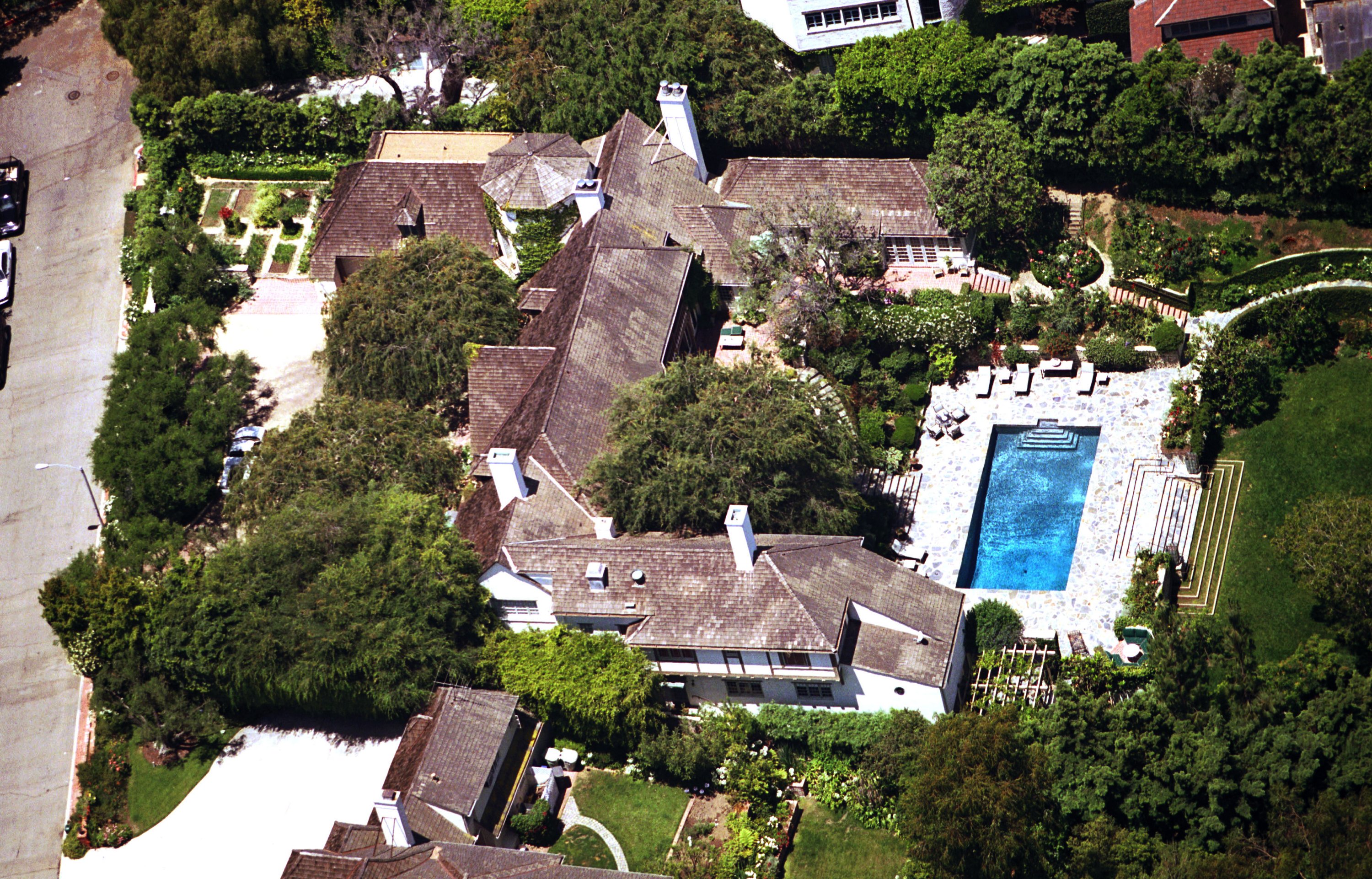 La maison de Brad Pitt et Jennifer Aniston vue d'avion le 18 juin 2001 à Malibu, Californie | Source: Getty Images