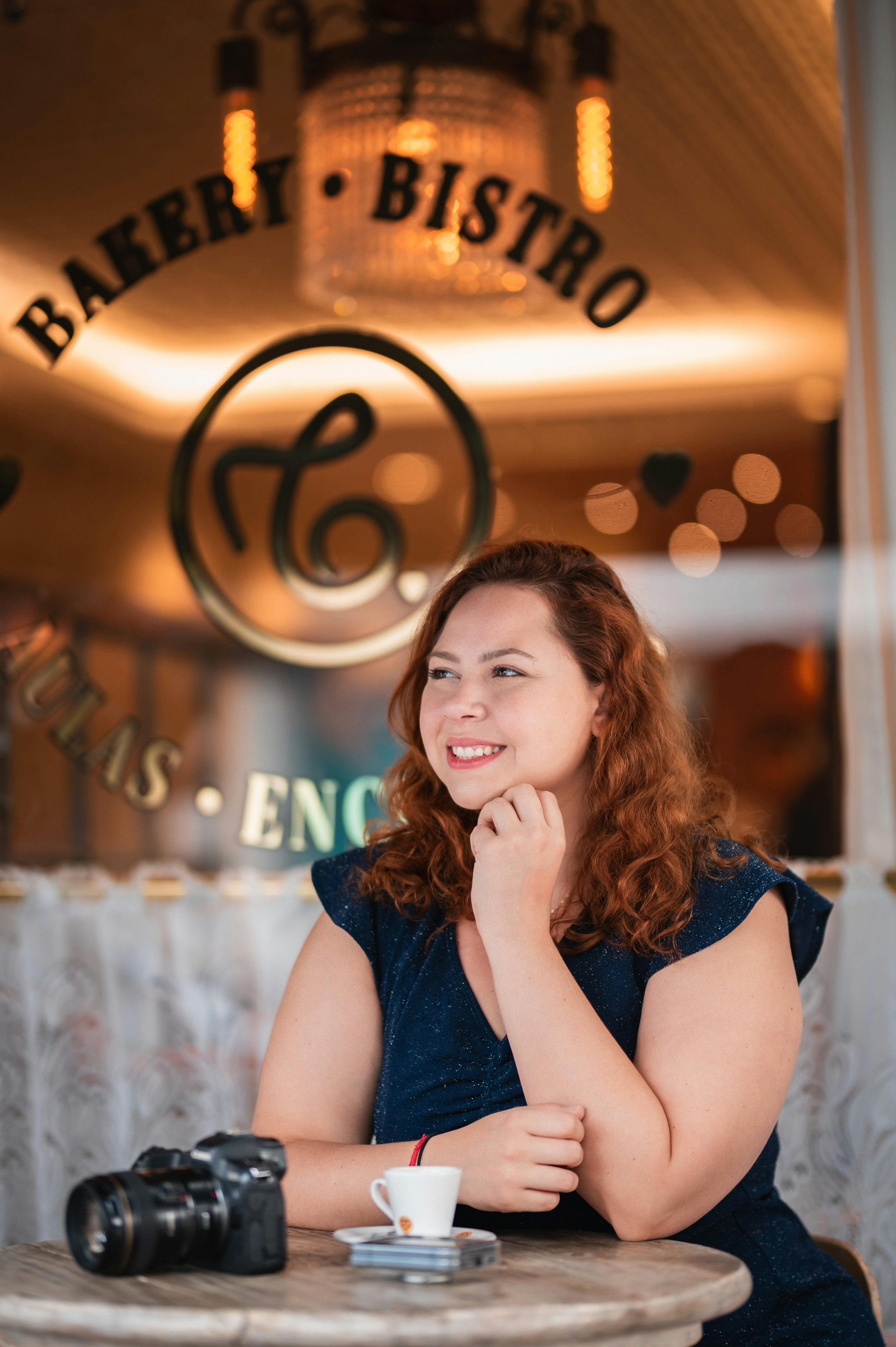 Un client heureux dans une boulangerie | Source : Pexels