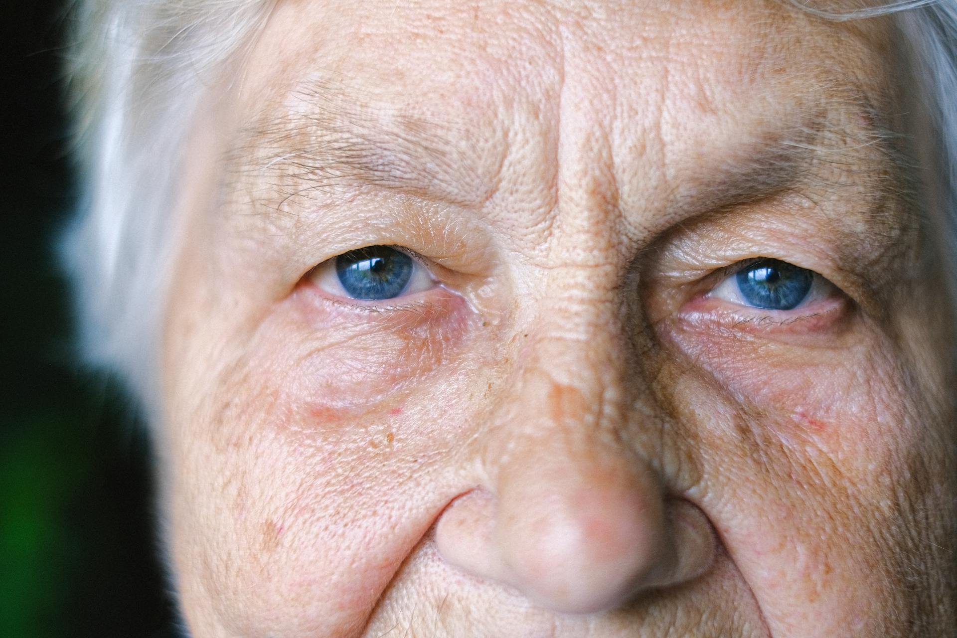 Close-up of an old woman's face | Source: Pexels