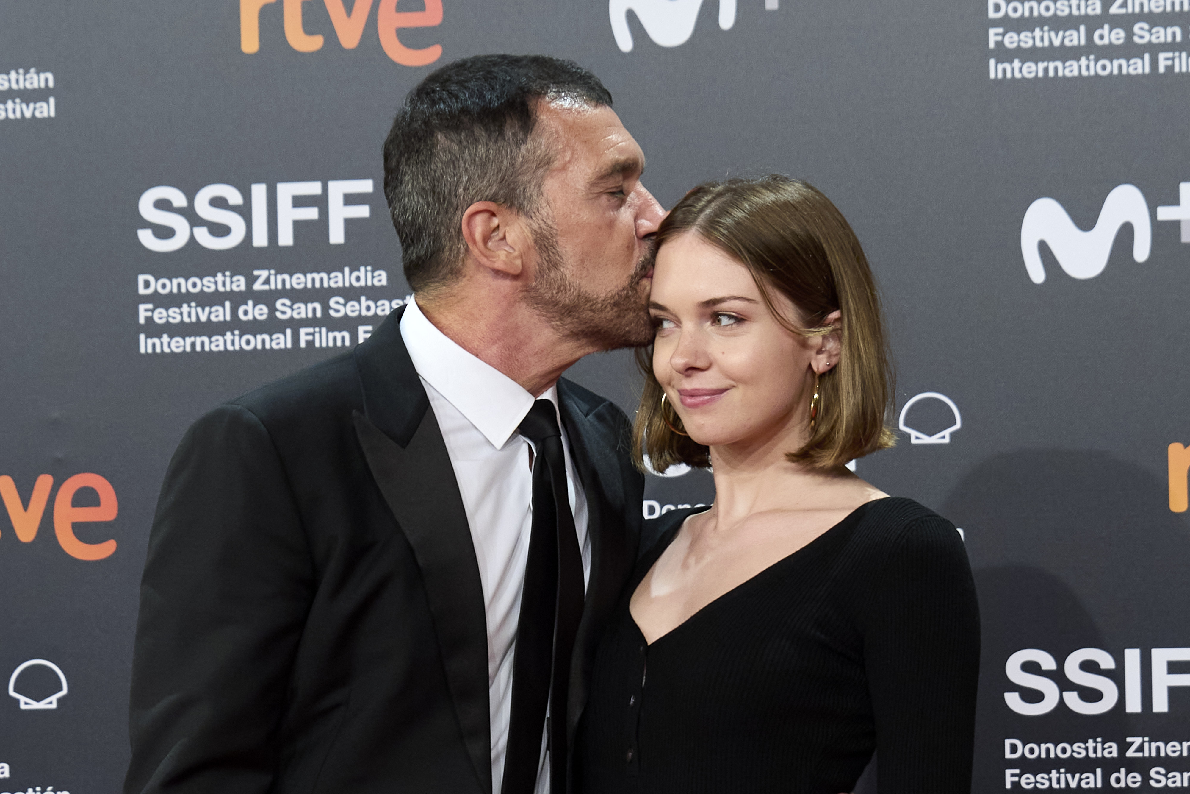 Antonio et Stella Banderas lors du 69e festival du film de Saint-Sébastien, à Saint-Sébastien, en Espagne, le 17 septembre 2021 | Source : Getty Images