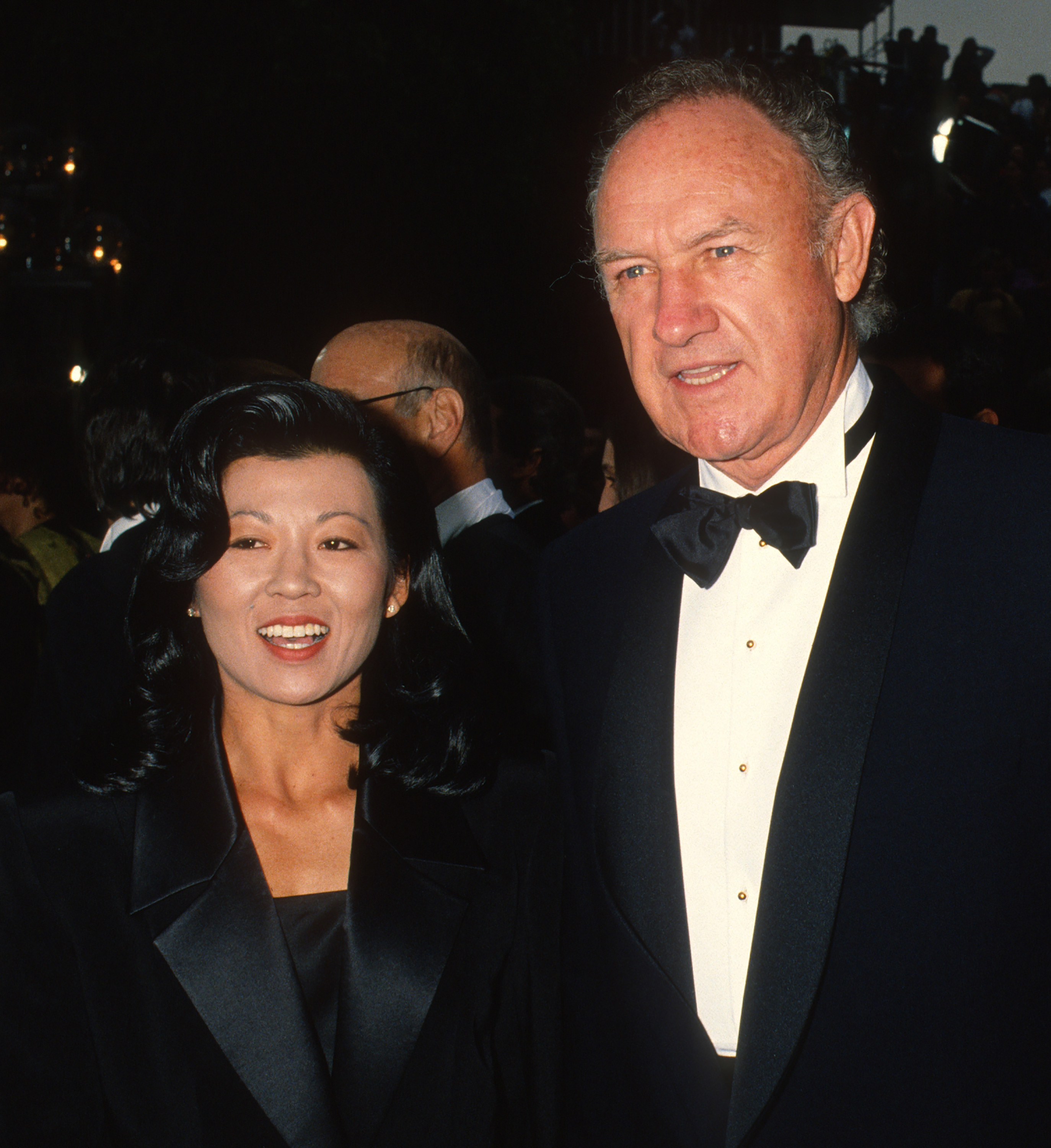 Betsy Arakawa et Gene Hackman assistent à la 65e cérémonie annuelle des Oscars au Dorothy Chandler Pavilion, Los Angeles, Californie, le 29 mars 1993 | Source : Getty Images