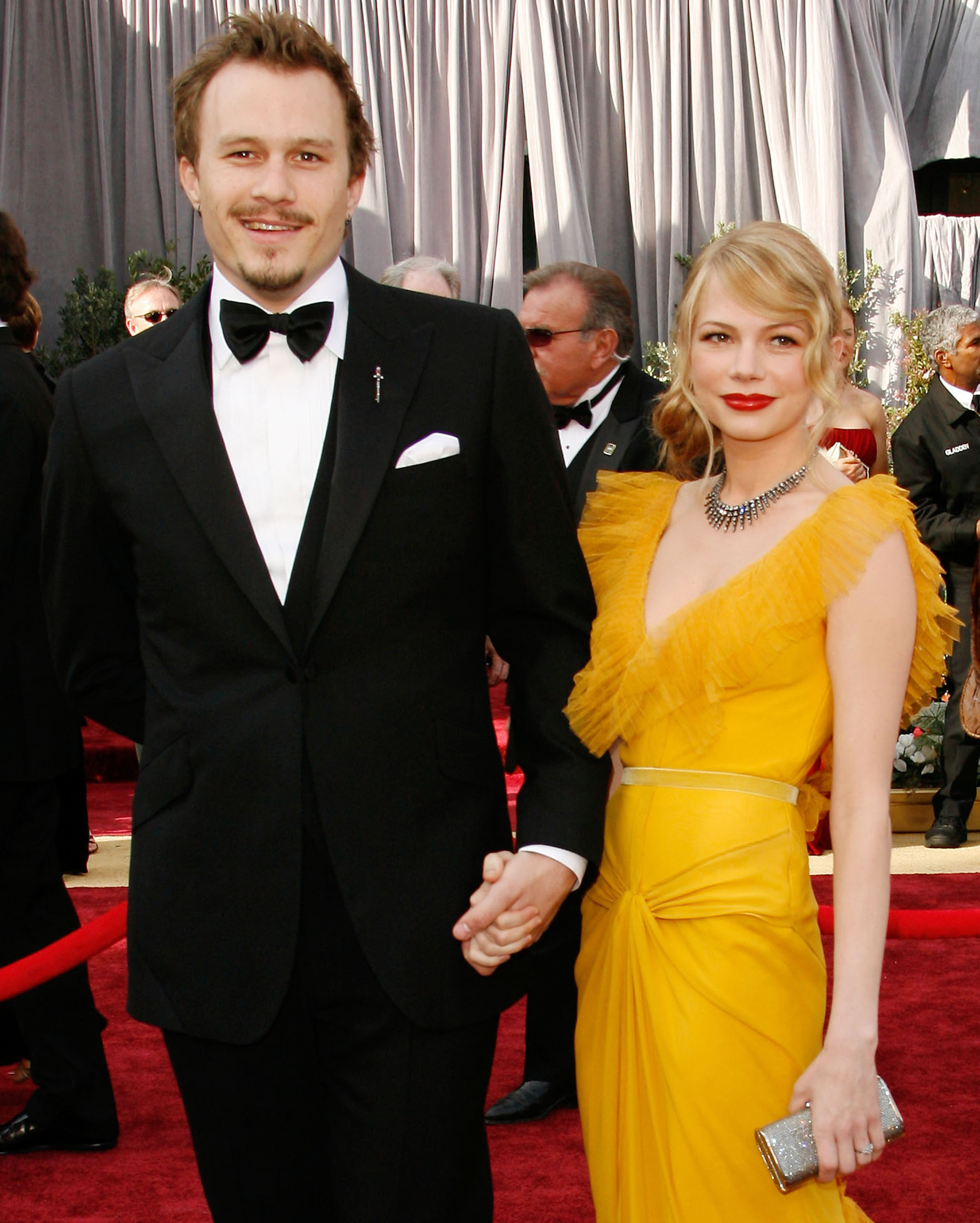 Heath Ledger et Michelle Williams lors de la 78e cérémonie annuelle des Oscars à Hollywood, Californie | Source : Getty Images