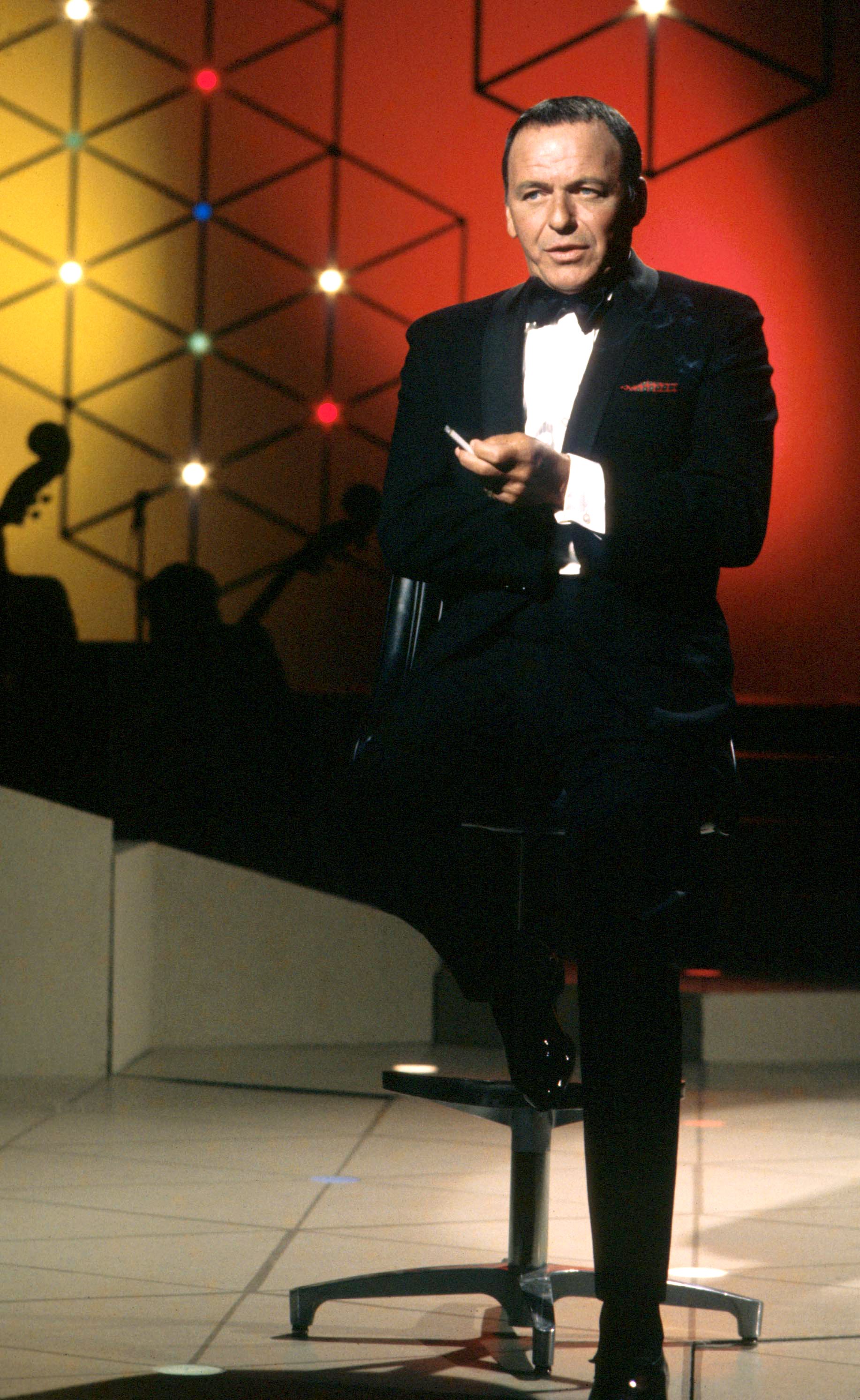 Frank Sinatra photographié lors d'une émission de télévision spéciale "Francis Albert Sinatra Does His Thing", 1968, Los Angeles, Californie. | Photo : Getty Images