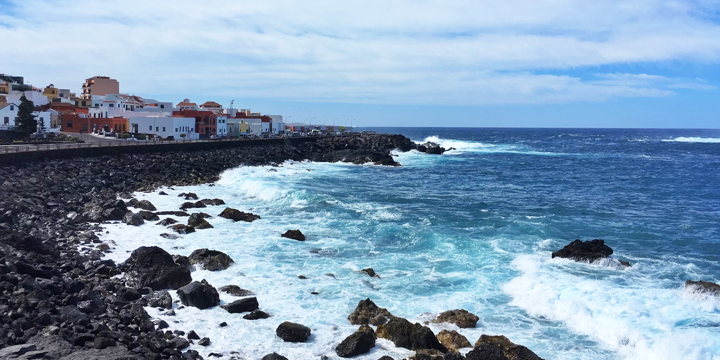 Une ville de bord de mer | Source : Unsplash