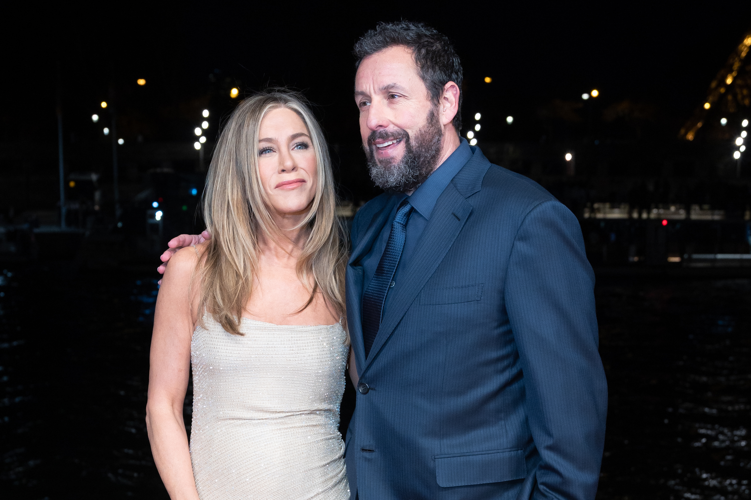 Jennifer Aniston et Adam Sandler à Paris, France, le 16 mars 2023 | Source : Getty Images