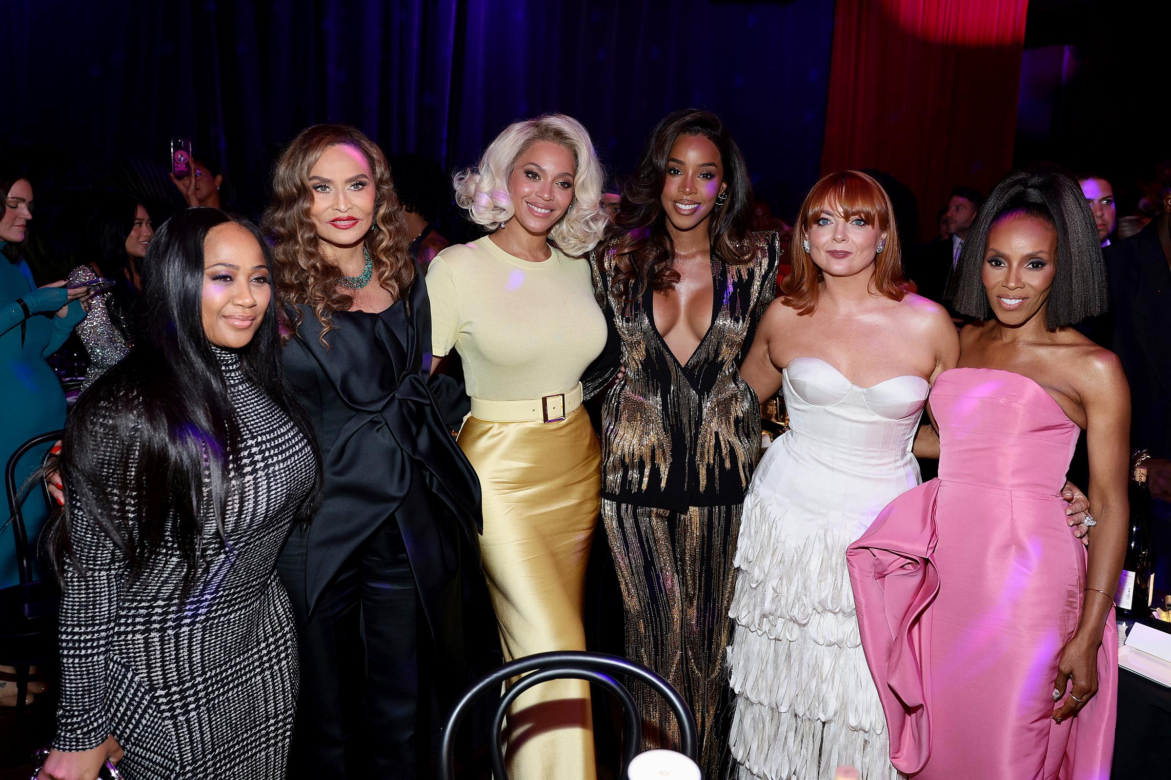 Angela Beyince, Tina Knowles, Beyoncé, Kelly Rowland, Samantha Barry et June Ambrose à New York | Source : Getty Images