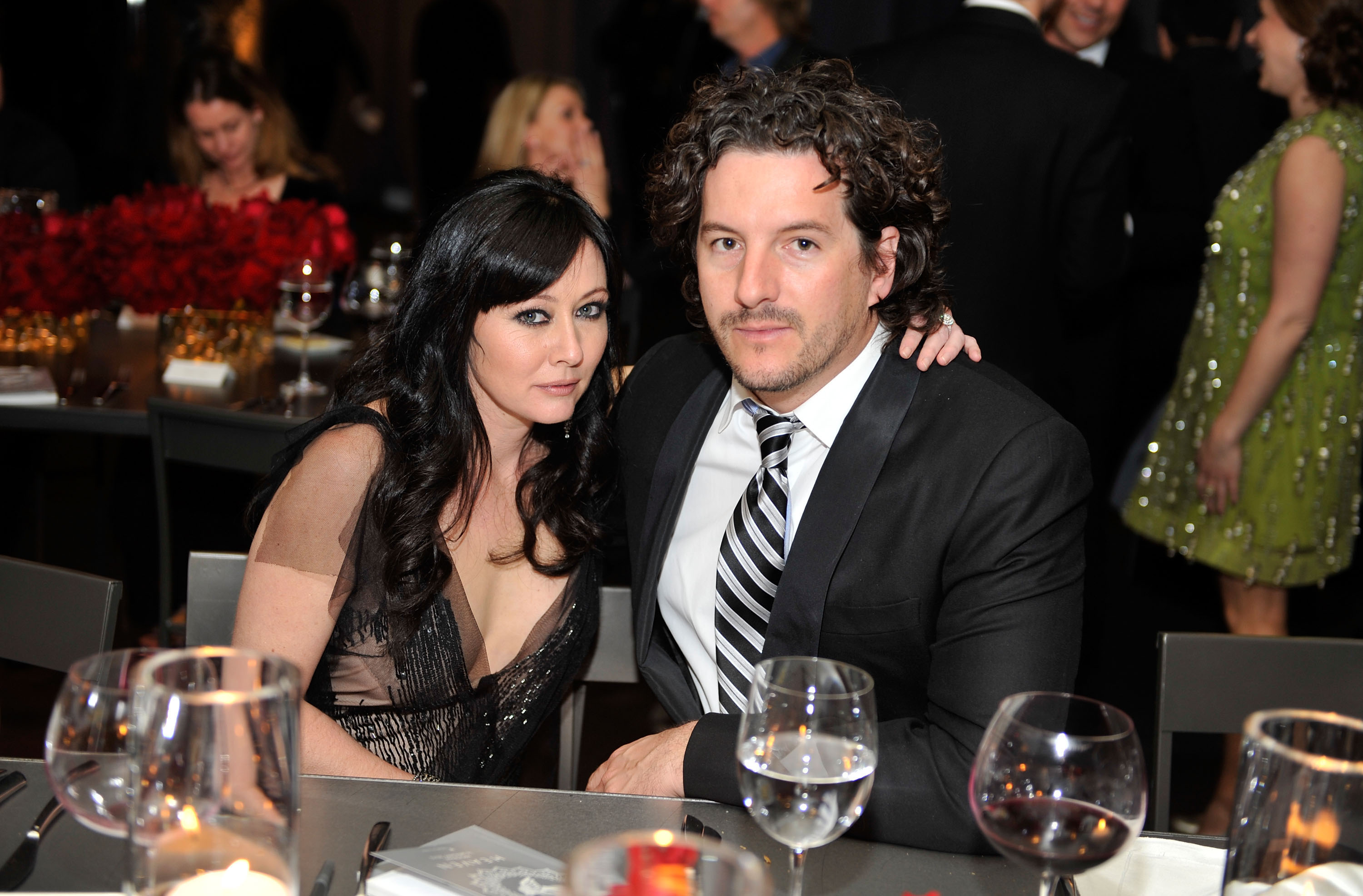 Shannen Doherty et Kurt Iswarienko au 3e gala de charité annuel Black Tie de The Art of Elysium, le 16 janvier 2010, à Beverly Hills, en Californie. | Source : Getty Images