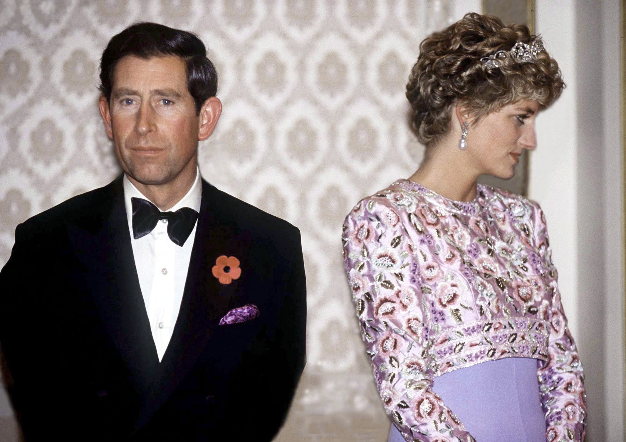 Charles, Princes de Galles avec son épouse, Diana, Princesse de Galles photographiés lors de leur dernier voyage officiel ensemble, pendant leur visite en Corée du Sud. | Source : Getty Images