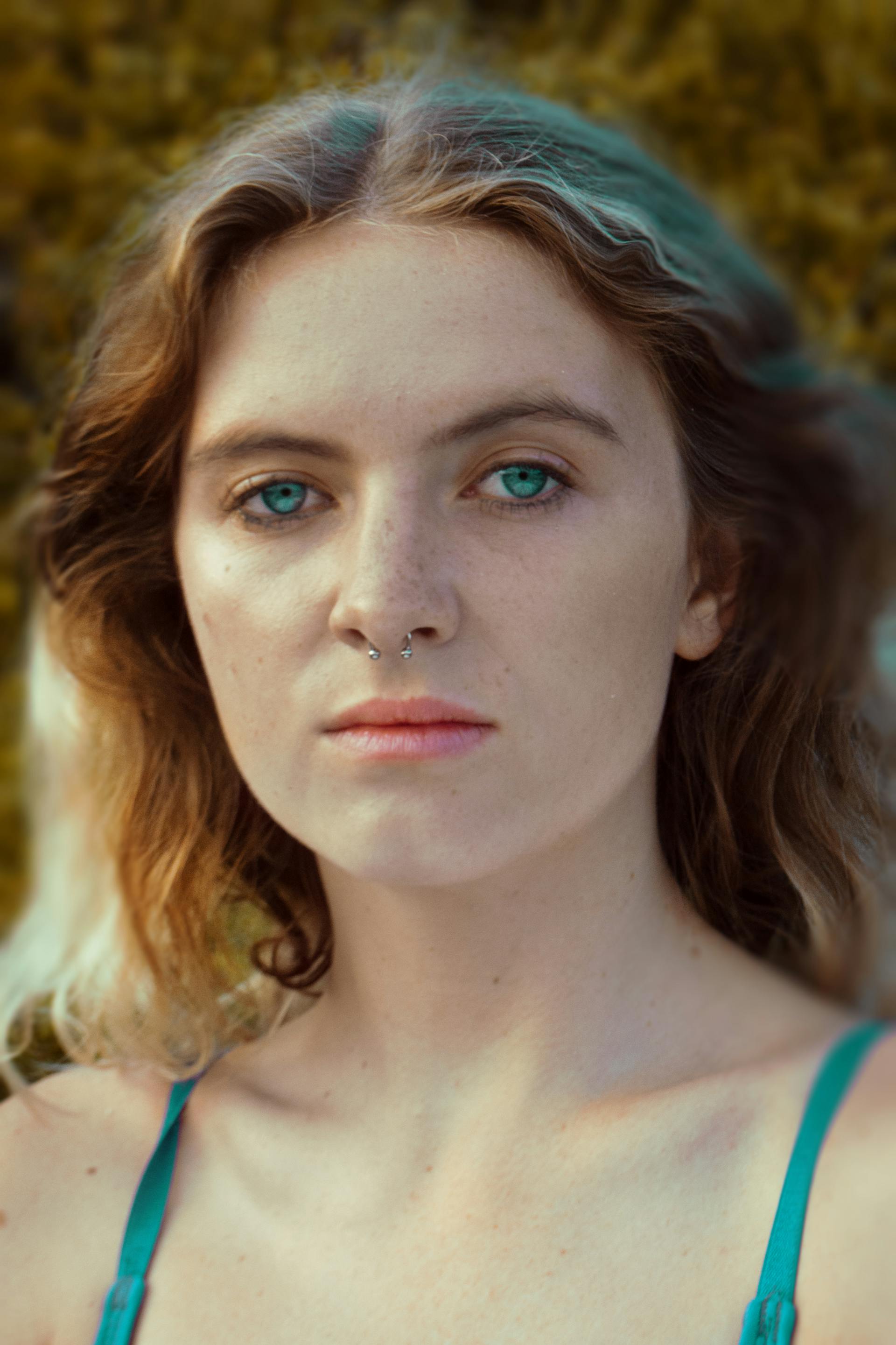 Une femme à l'expression sérieuse | Source : Pexels