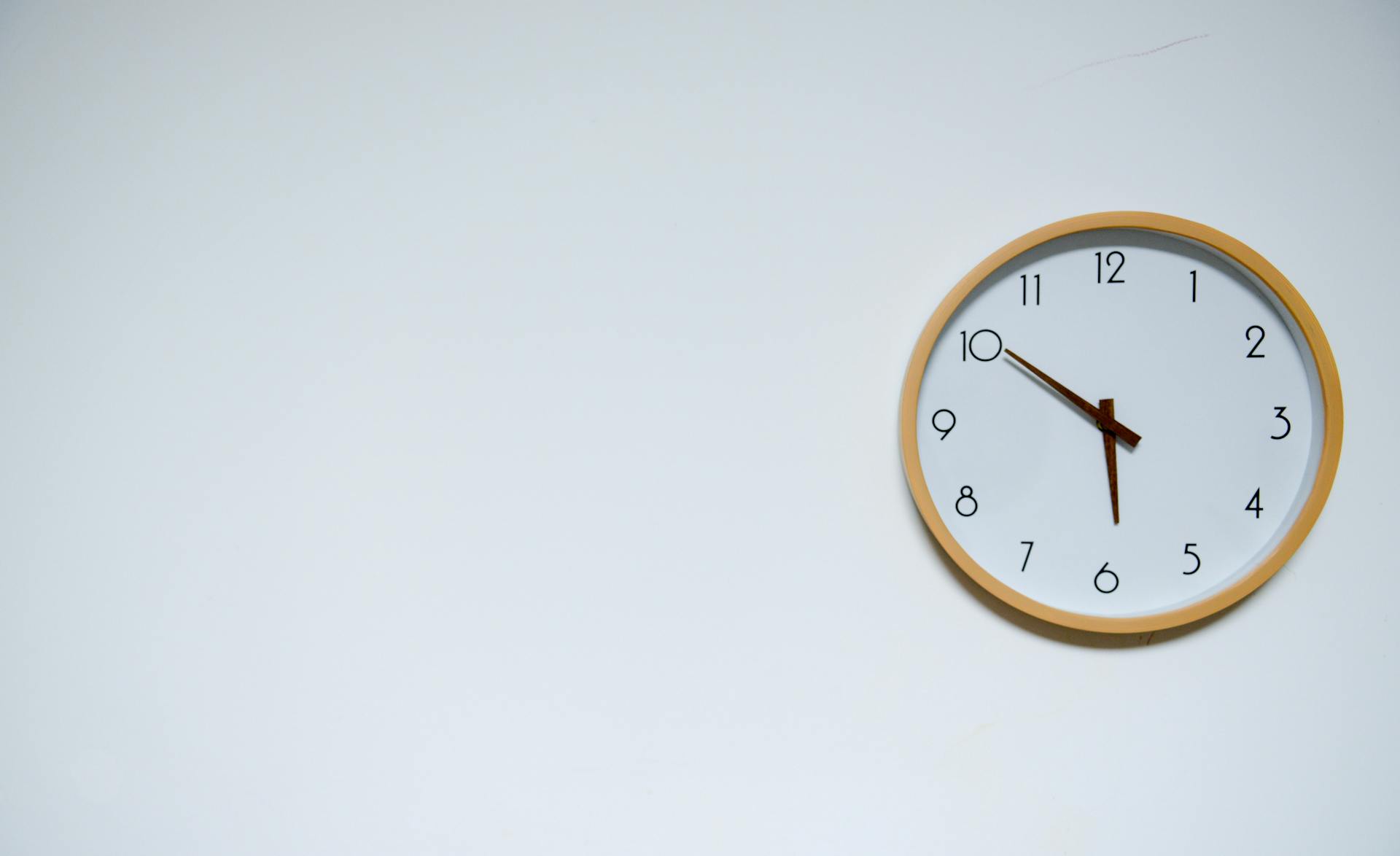 Une horloge sur un mur | Source : Pexels