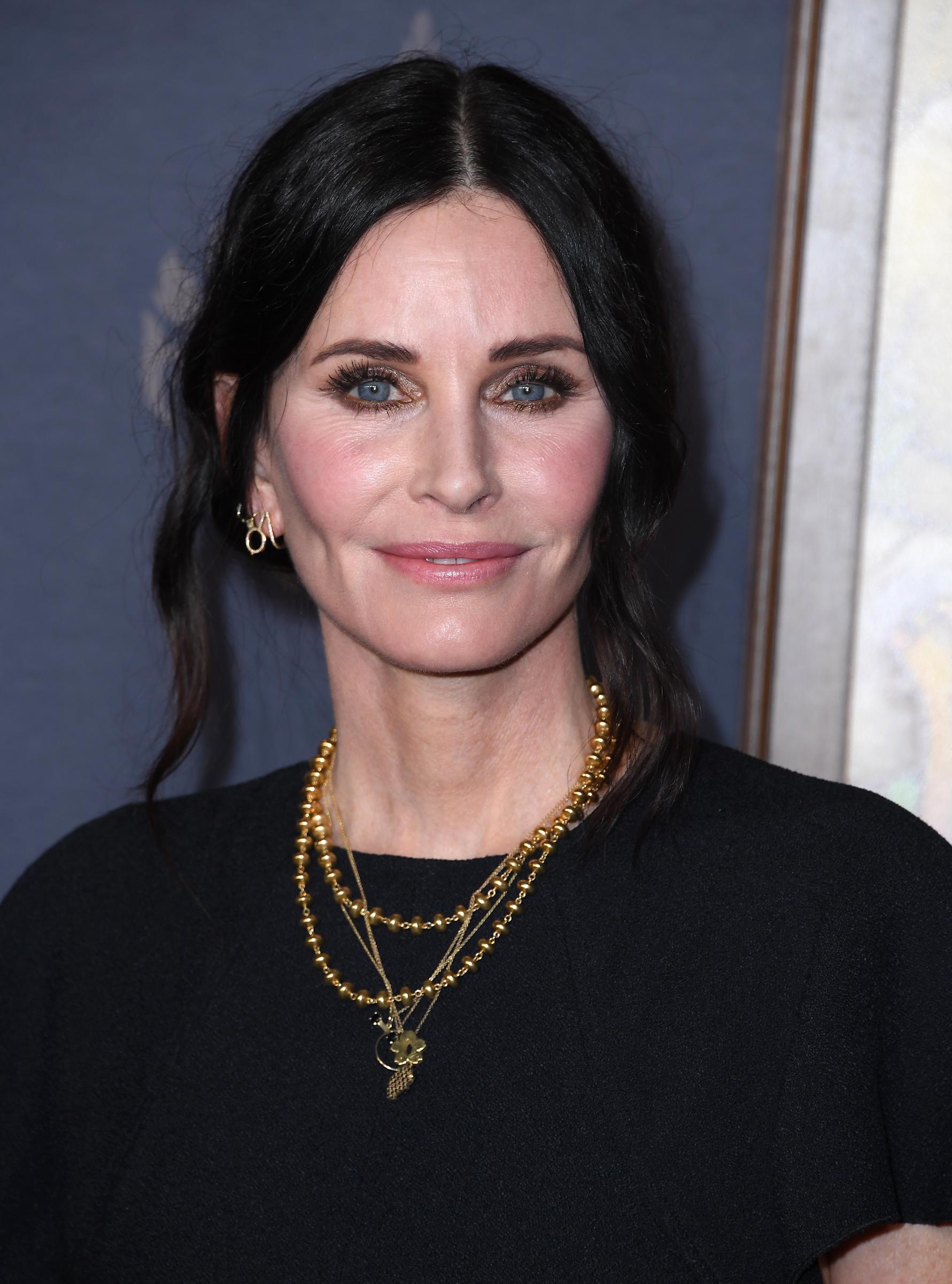 Courtney Cox arrive à la première de "Shining Vale", 2022 | Source : Getty Images