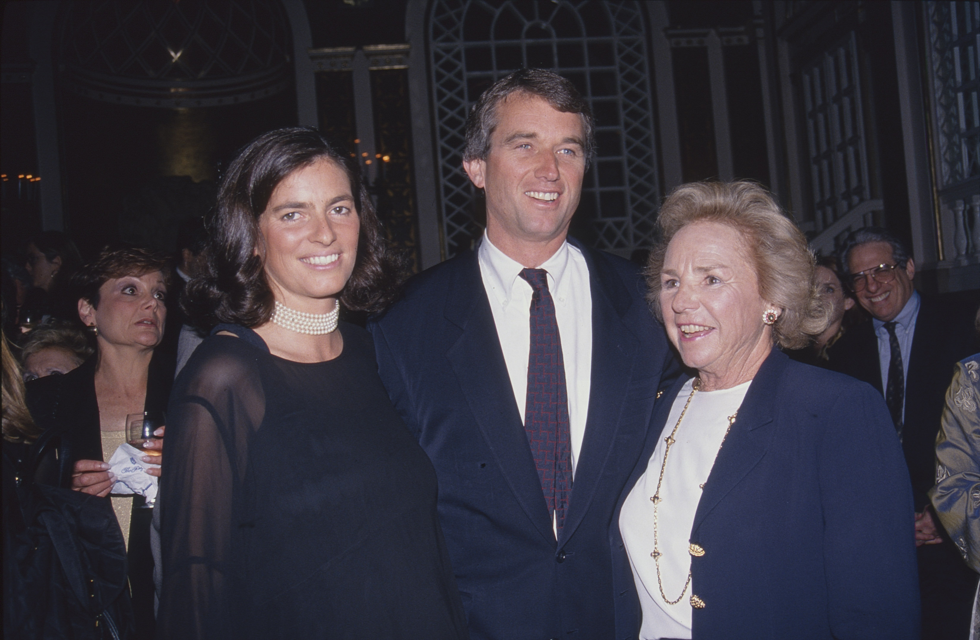 Mary Richardson, Robert Kennedy, Jr. et Ethel Kennedy assistent à un événement de la Creative Coalition le 17 mai 1991 | Source : Getty Images