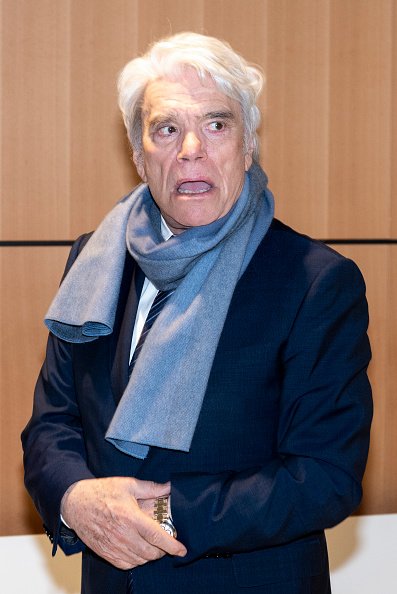 Bernard Tapie lors d'une pause à la Cour de Paris, en avril 2019. | Photo : Getty Images