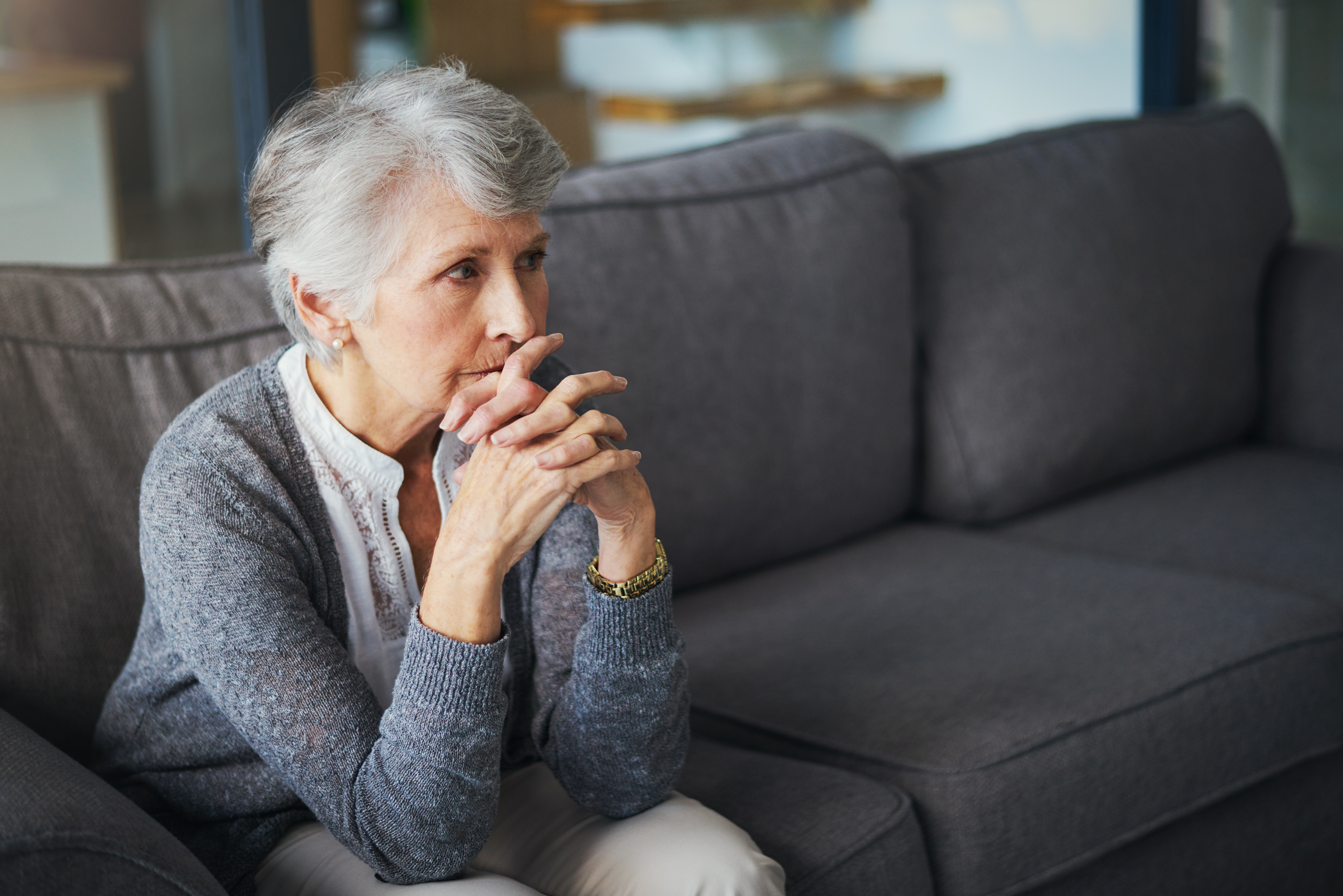 Une femme âgée à l'air triste | Source : Getty Images