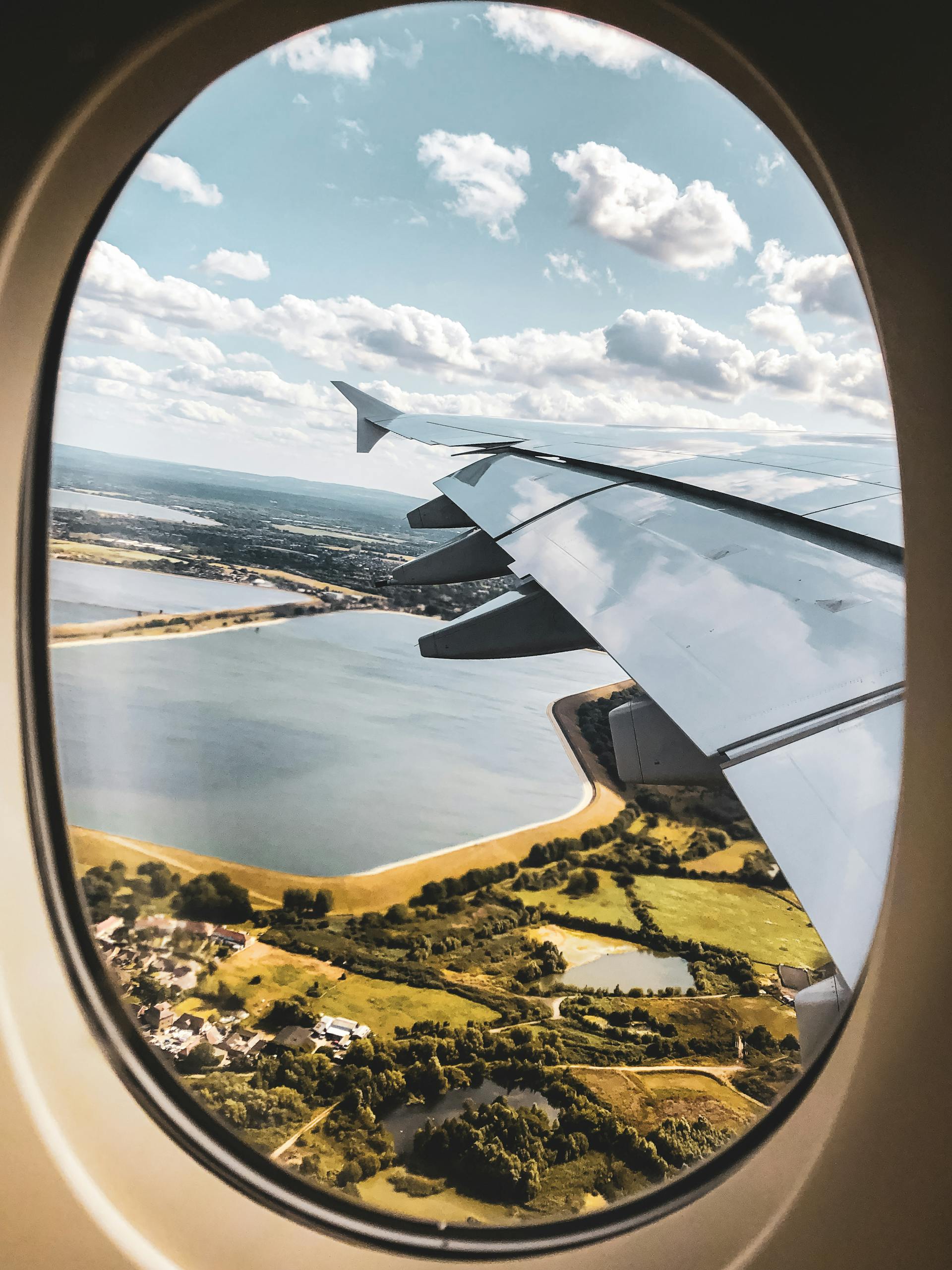 La vue depuis le hublot d'un avion | Source : Pexels