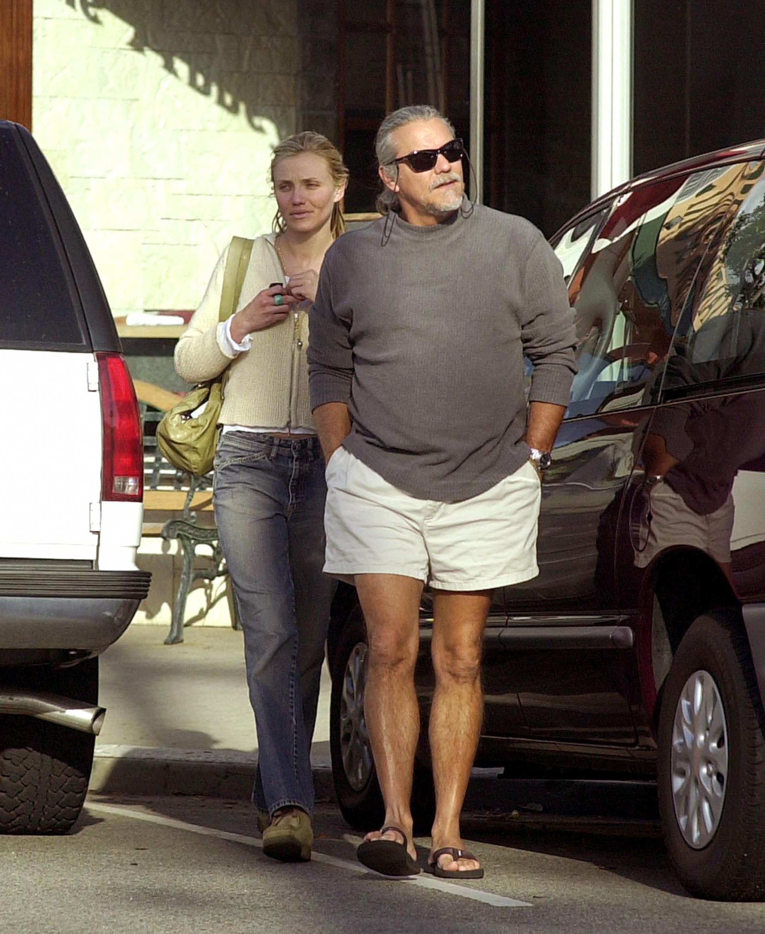 Cameron Diaz and her father Emilio Diaz are seen on April 7, 2001, in Los Angeles, California. | Source: Getty Images