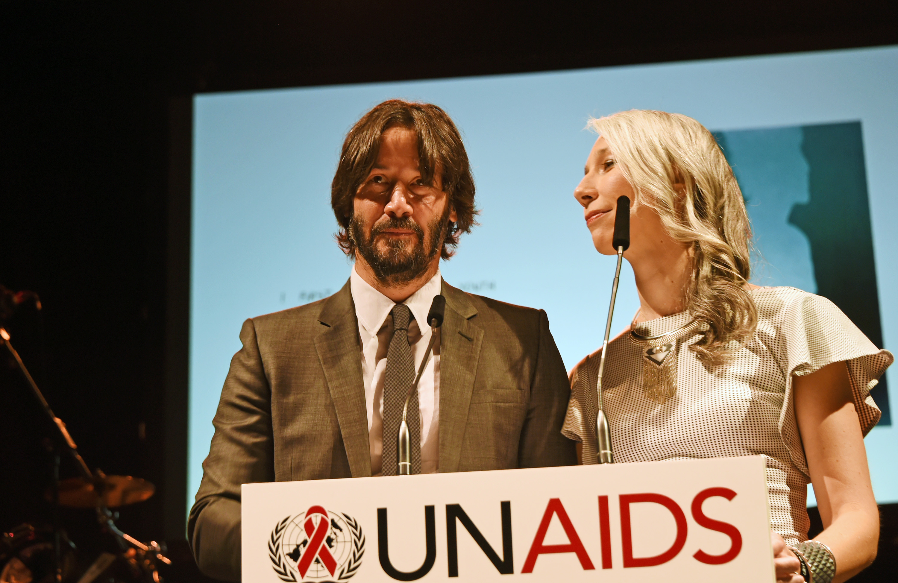 Alexandra Grant et Keanu Reeves au gala de l'ONUSIDA à Los Angeles en 2016 | Source : Getty Images