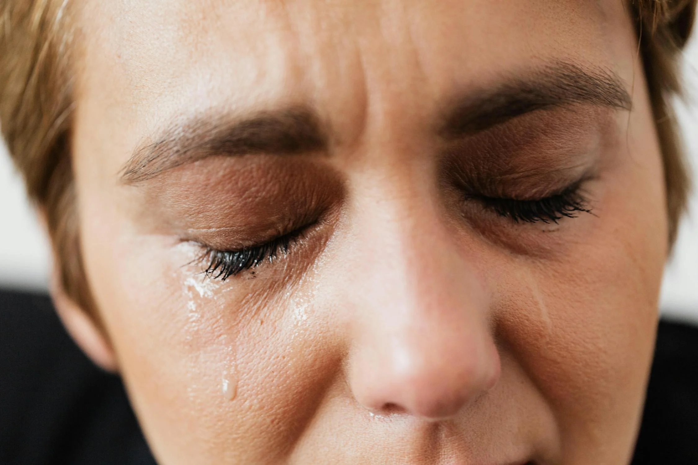 Une femme qui pleure | Source : Pexels