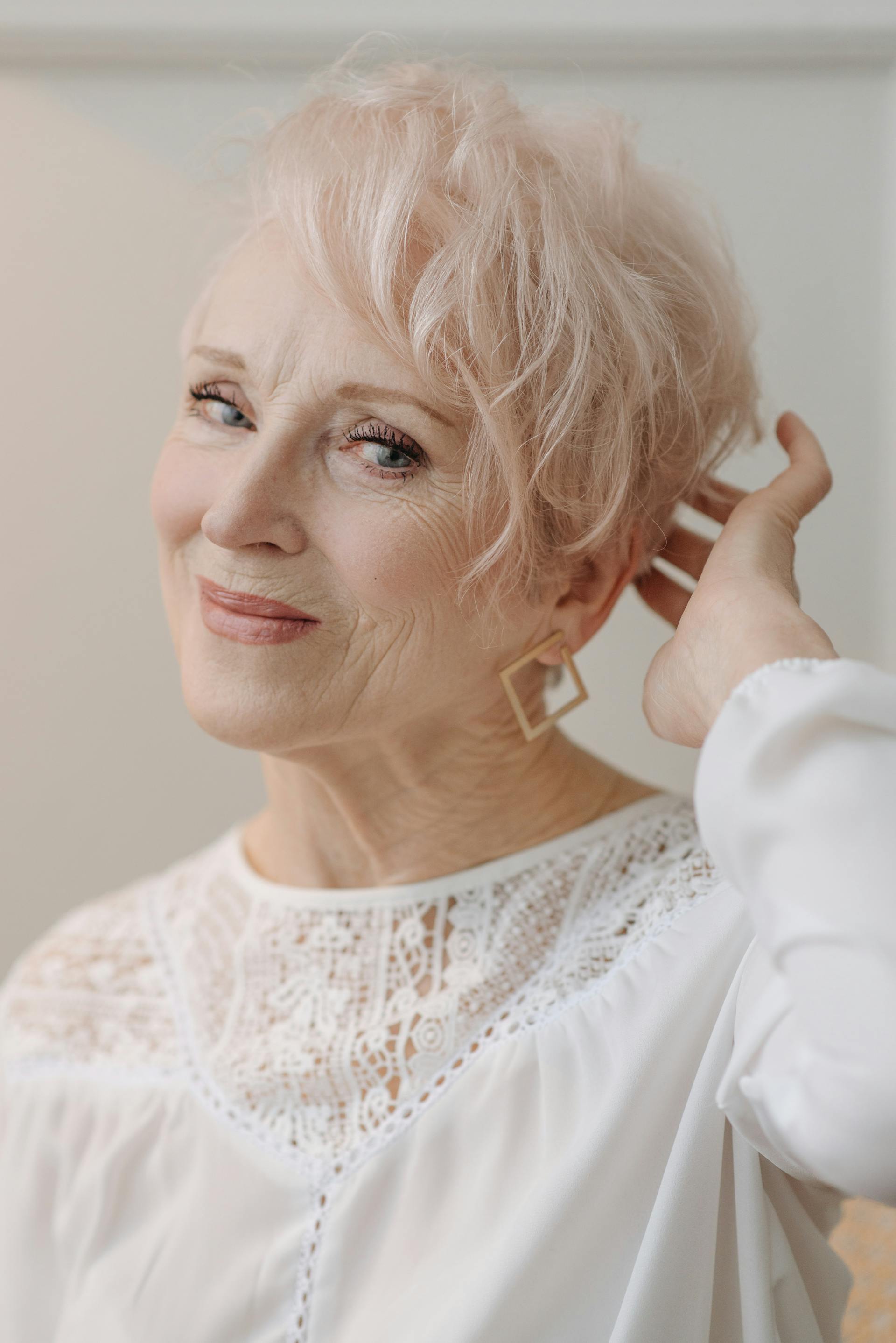 Une femme qui regarde quelqu'un | Source : Pexels