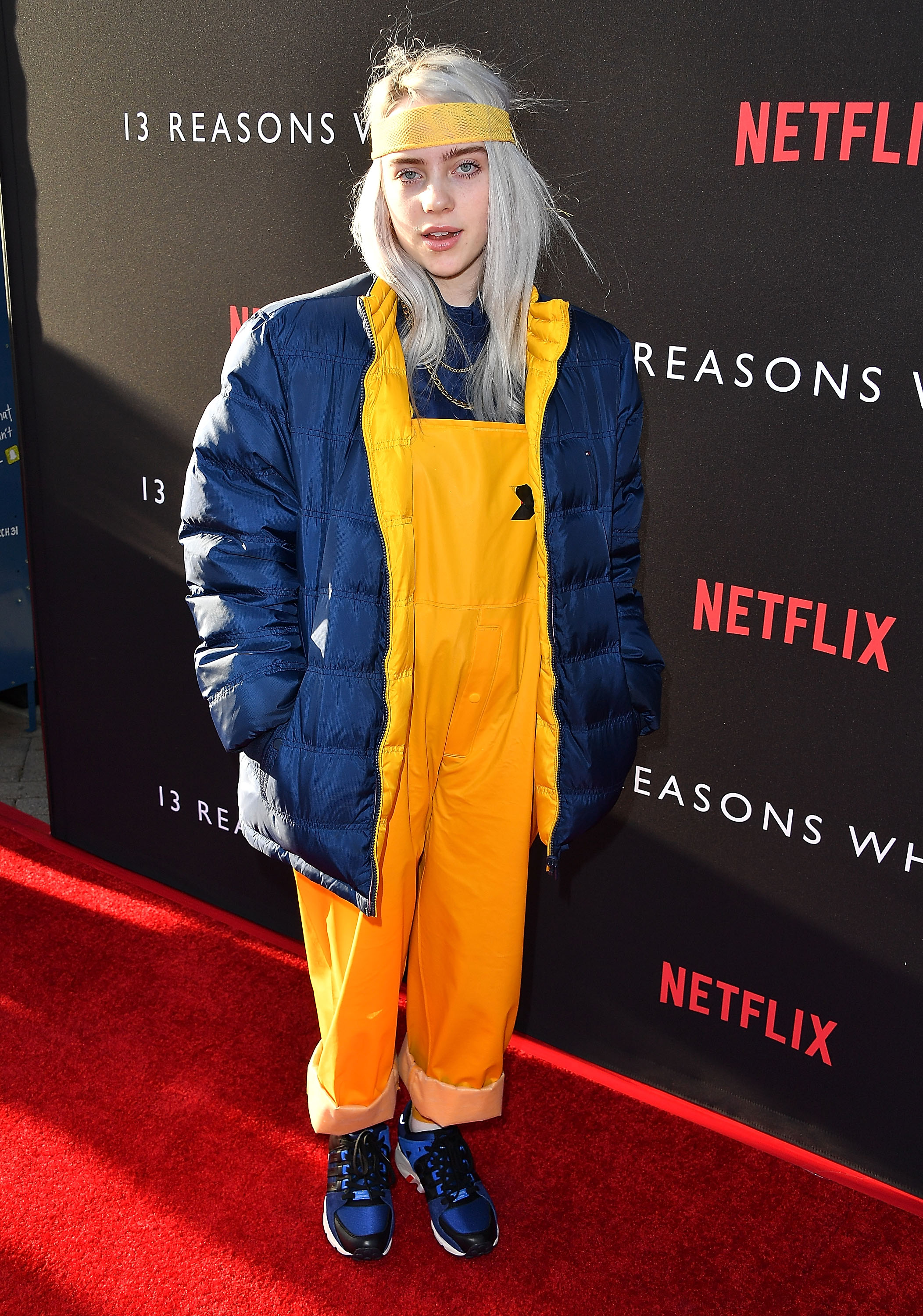 Billie Eilish arrive à la première de "13 Reasons Why" de Netflix à Paramount Pictures à Los Angeles, en Californie, le 30 mars 2017. | Source : Getty Images