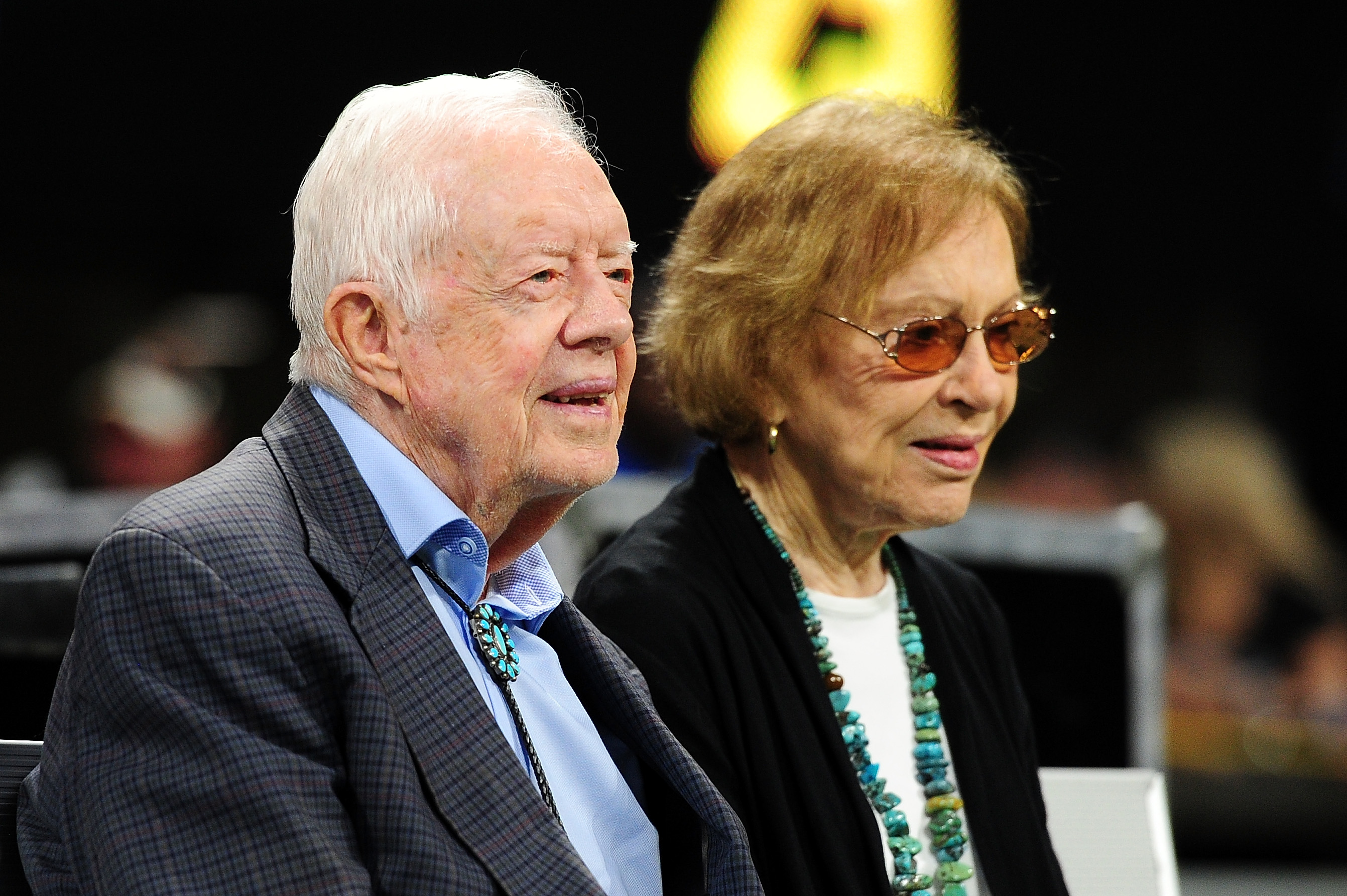 L'ancien président américain Jimmy Carter et l'ancienne première dame américaine Rosalynn Carter lors d'un match Cincinnati Bengals contre Atlanta Falcons à Atlanta, Géorgie, le 30 septembre 2018 | Source : Getty Images