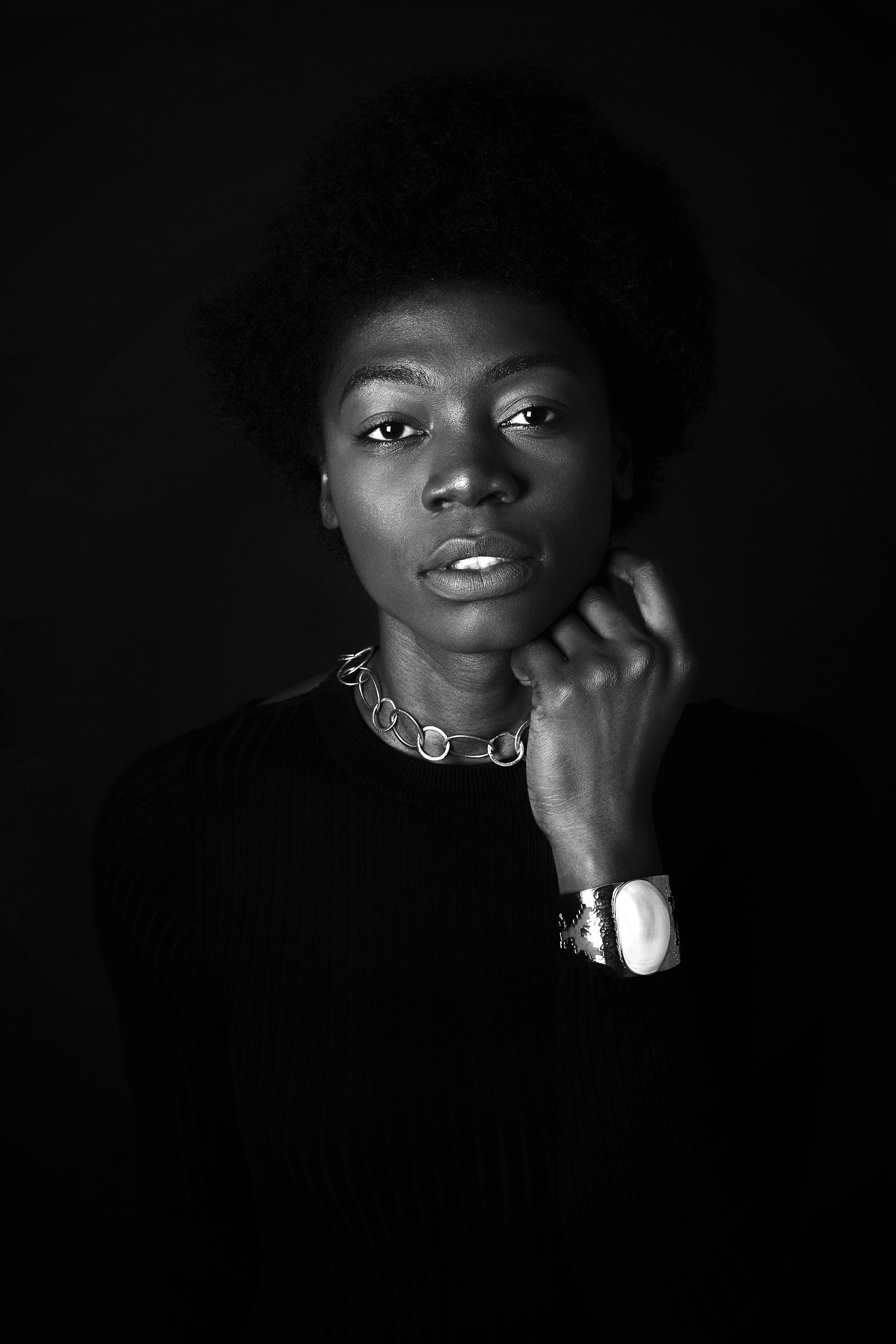 Une femme réfléchie | Source : Unsplash