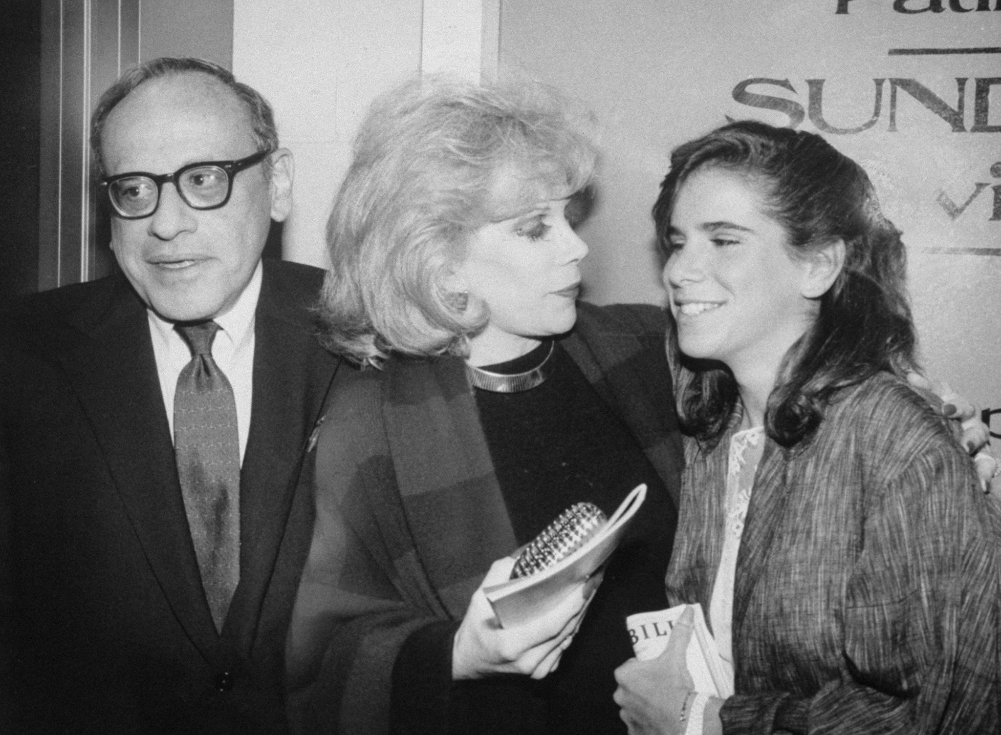 Edgar Rosenberg, Joan Rivers et leur fille Melissa lors de la comédie musicale "Sunday in the Park With George" vers 2000 | Source : Getty Images