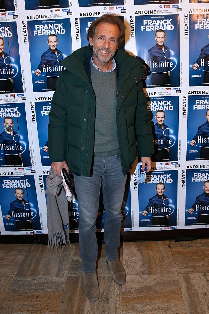 L'acteur Stéphane Freiss assiste à Franck Ferrand qui se produit dans son spectacle "Histoires" au Théâtre Antoine le 5 décembre 2016 à Paris, France. | Photo : Getty Images