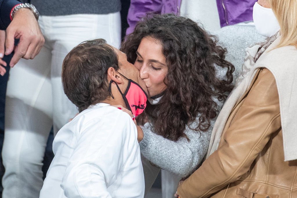 Xisca et Rafael Nadal s'échangent un baiser. І Source : Getty Images