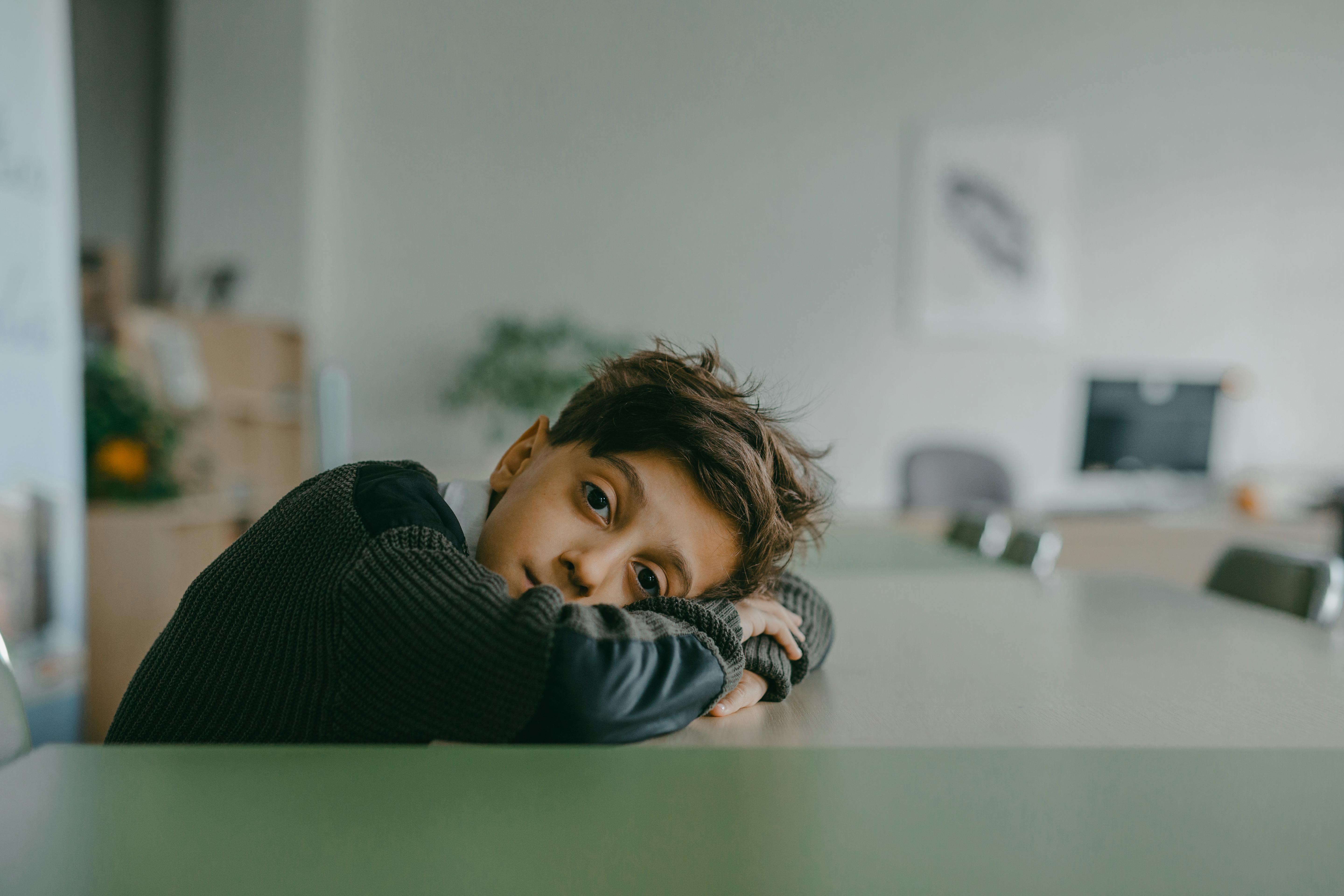 Un garçon triste | Source : Pexels