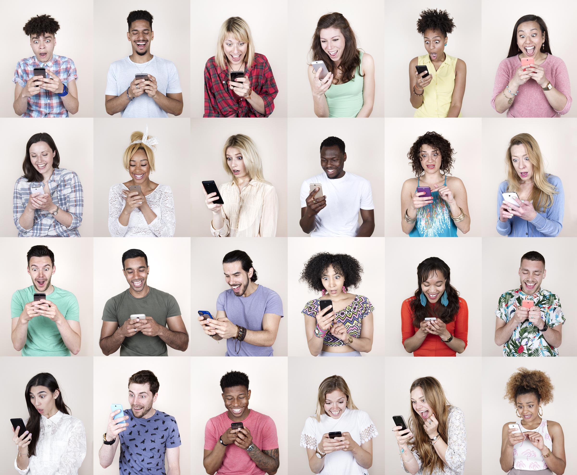 Un collage de personnes utilisant leur téléphone | Source : Getty Images