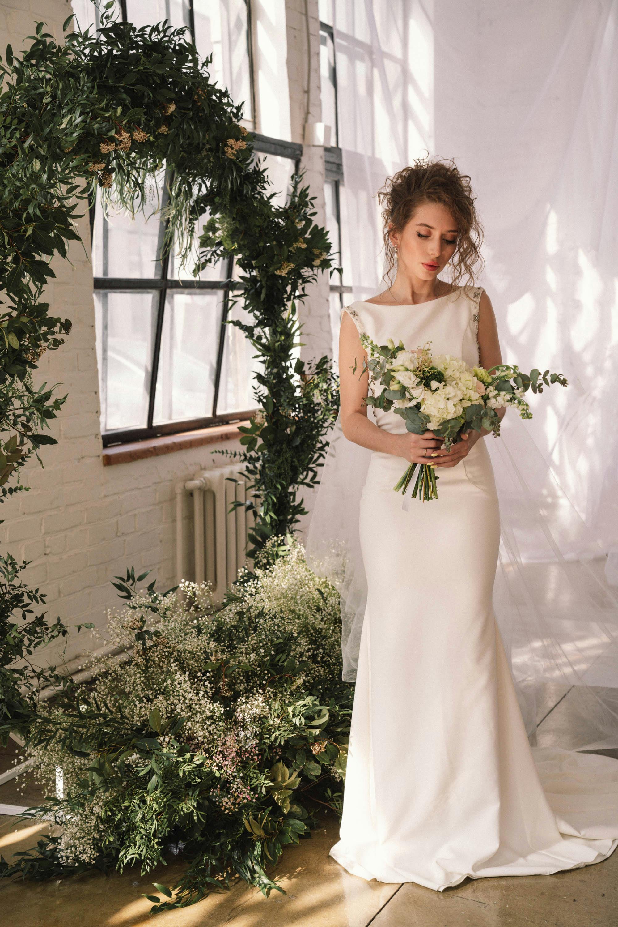 Une mariée triste tenant un bouquet | Source : Pexels