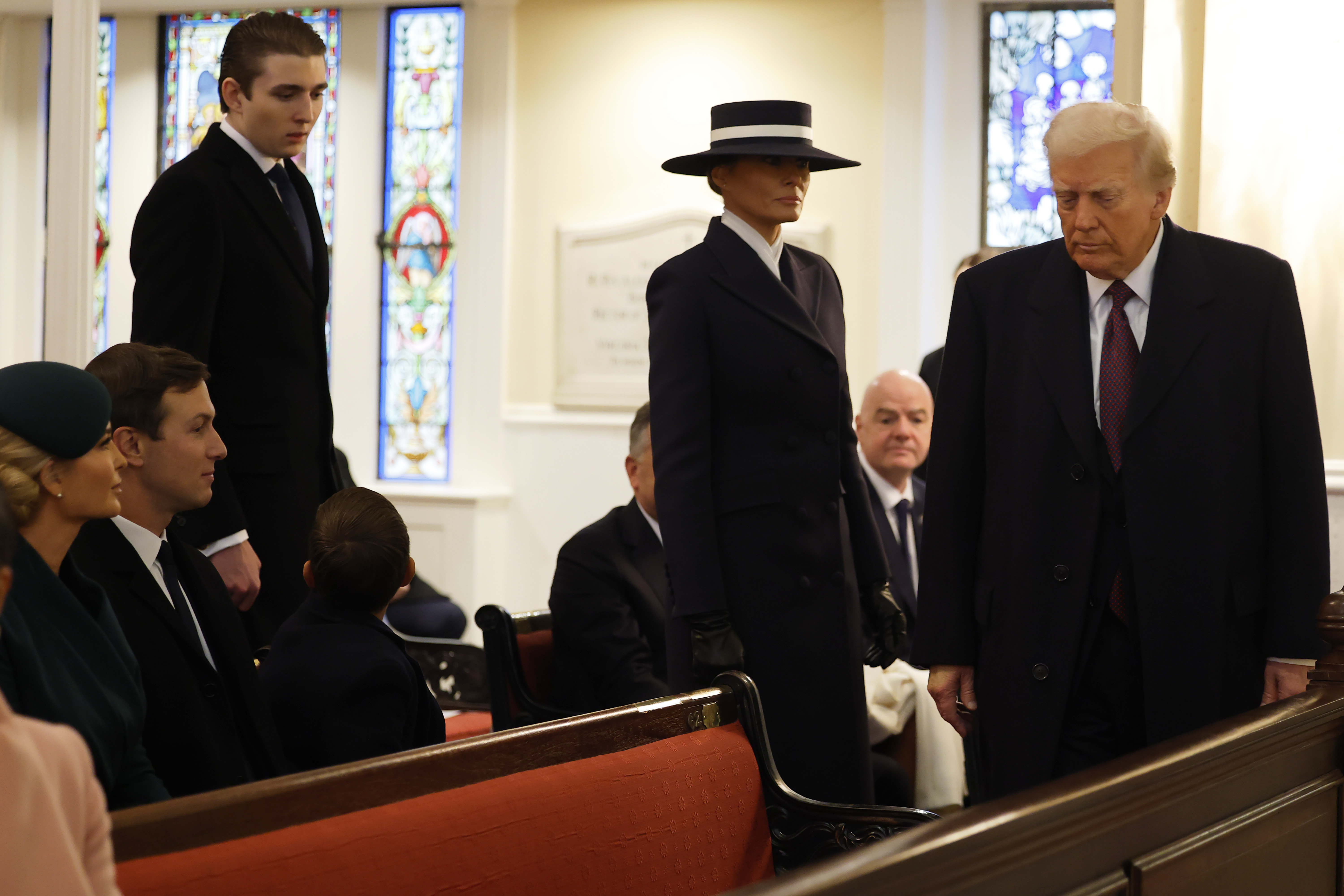 Baron Trump, Melania Trump et Donald Trump arrivent pour les services à l'église St. John dans le cadre des cérémonies d'inauguration à Washington, DC, le 20 janvier 2025 | Source : Getty Images