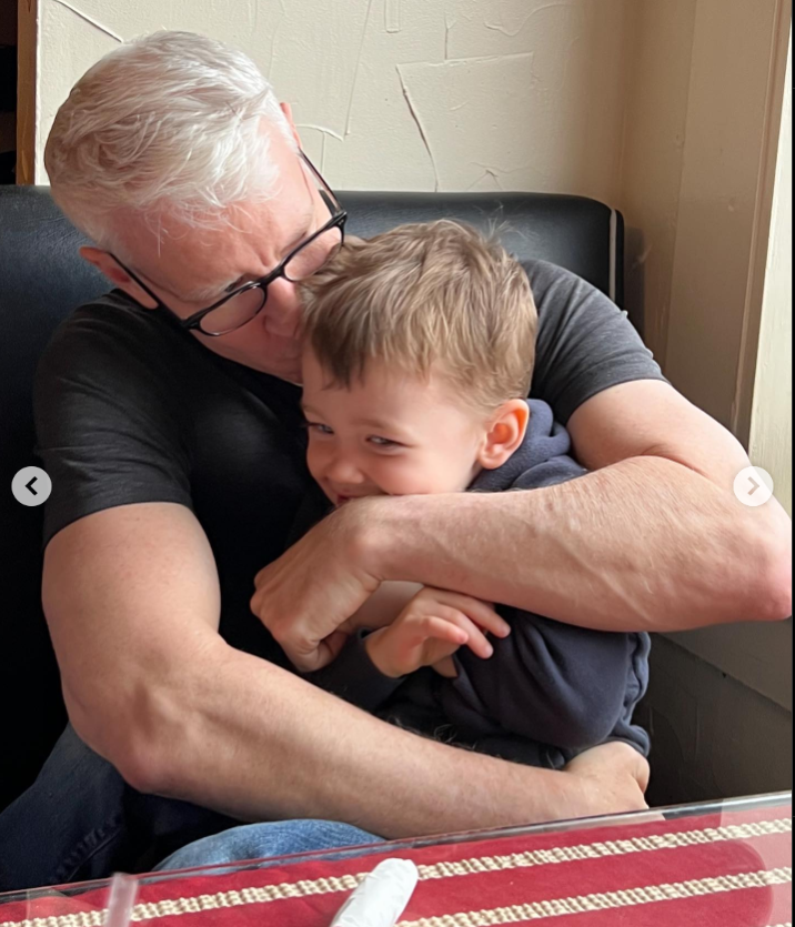 Anderson Cooper et son fils d'après un post daté du 27 avril 2023 | Source : Instagram/andersoncooper