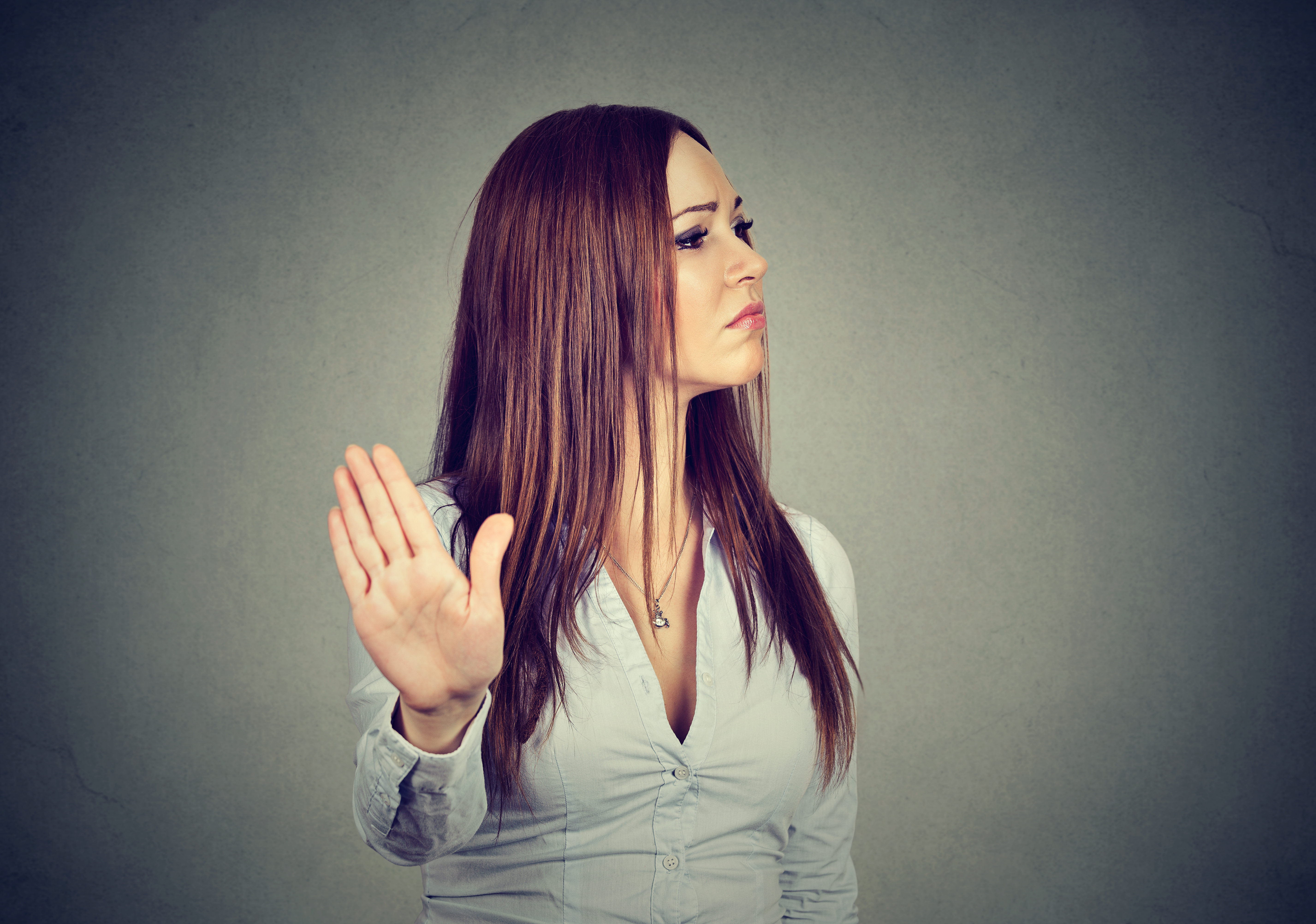 Une femme en colère et agacée | Source : Shutterstock