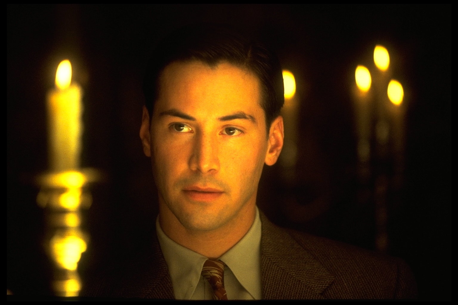 Keanu Reeves sur le plateau de tournage de "A Walk in the Clouds", 1994 | Source : Getty Images