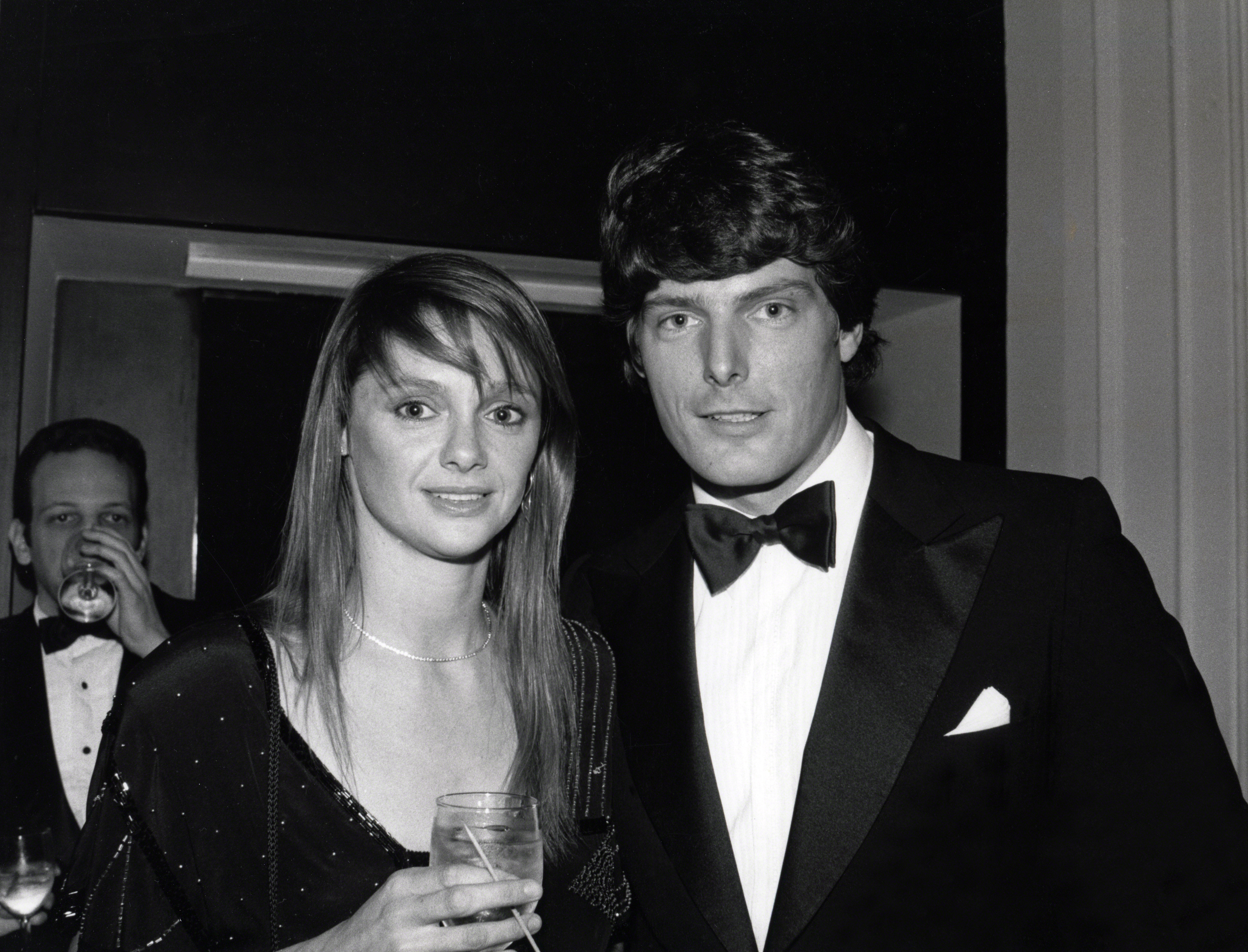 Christopher Reeve et Gae Exton assistent au 55e bal des gouverneurs des Academy Awards vers 1983 à Los Angeles, Californie | Source : Getty Images