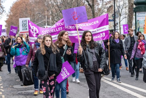 Une marche féministe organisée à Paris | Photo : Shutterstock